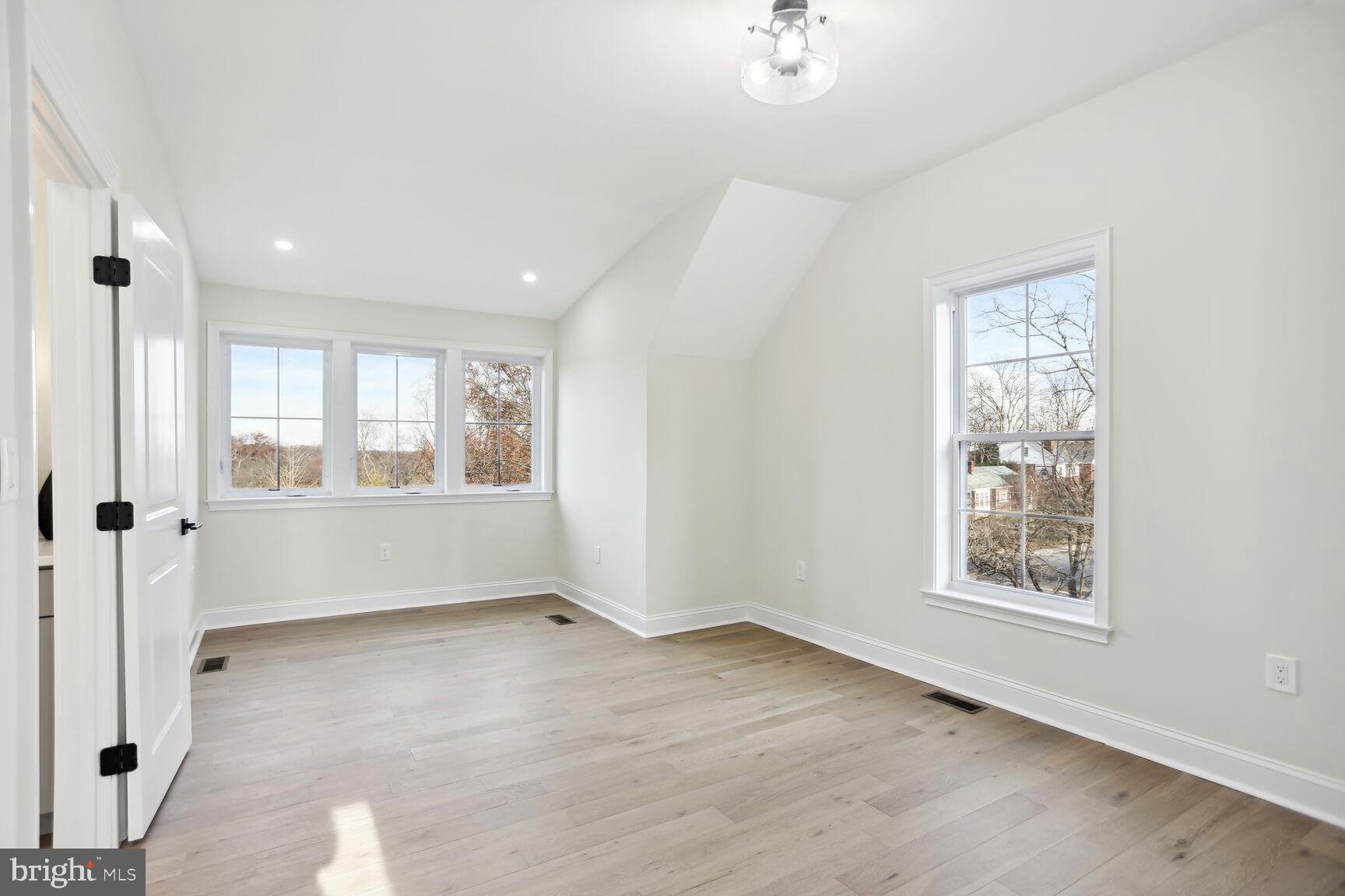 401 Boyd Ave