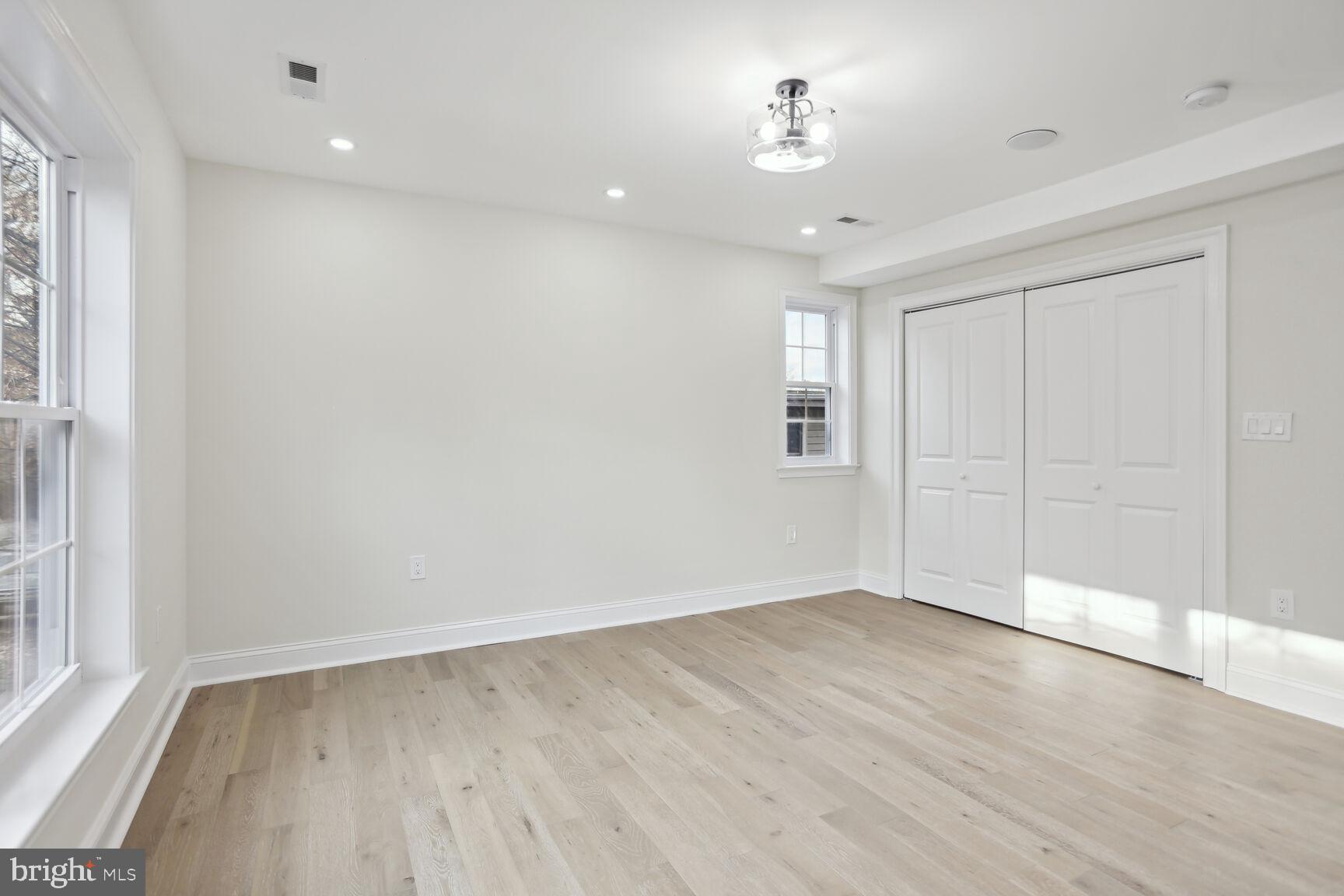 401 Boyd Ave