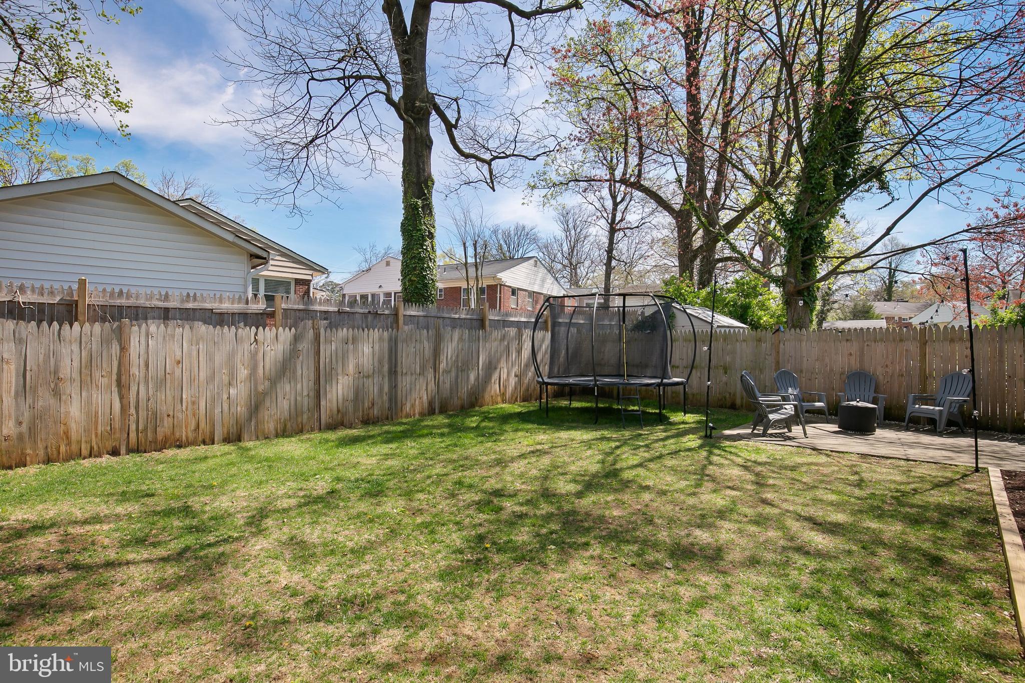 7507 Glenside Dr