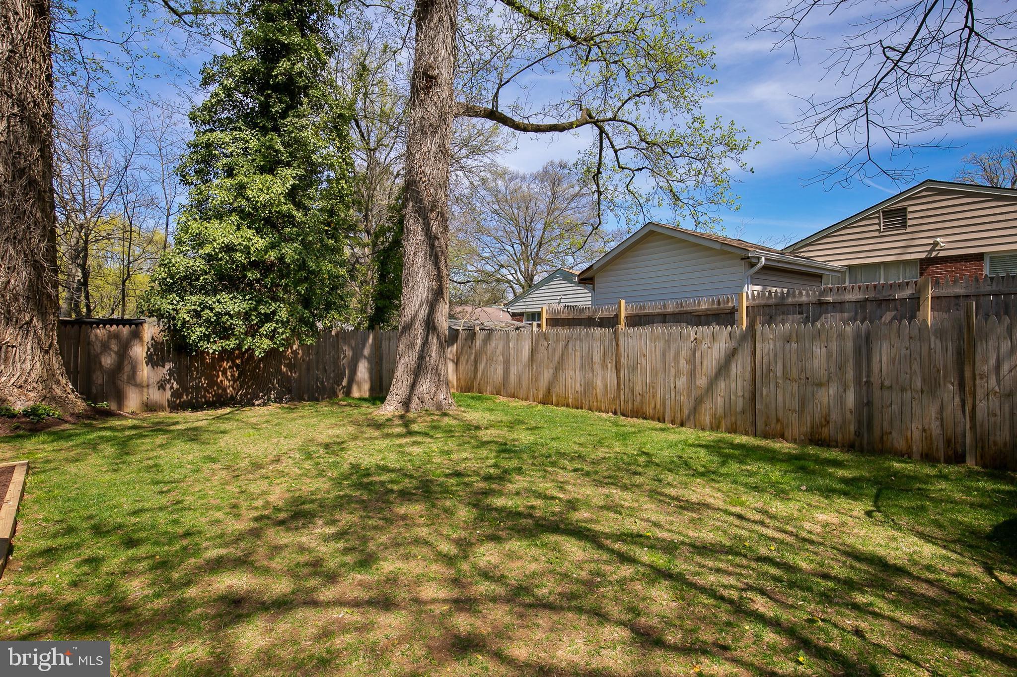 7507 Glenside Dr