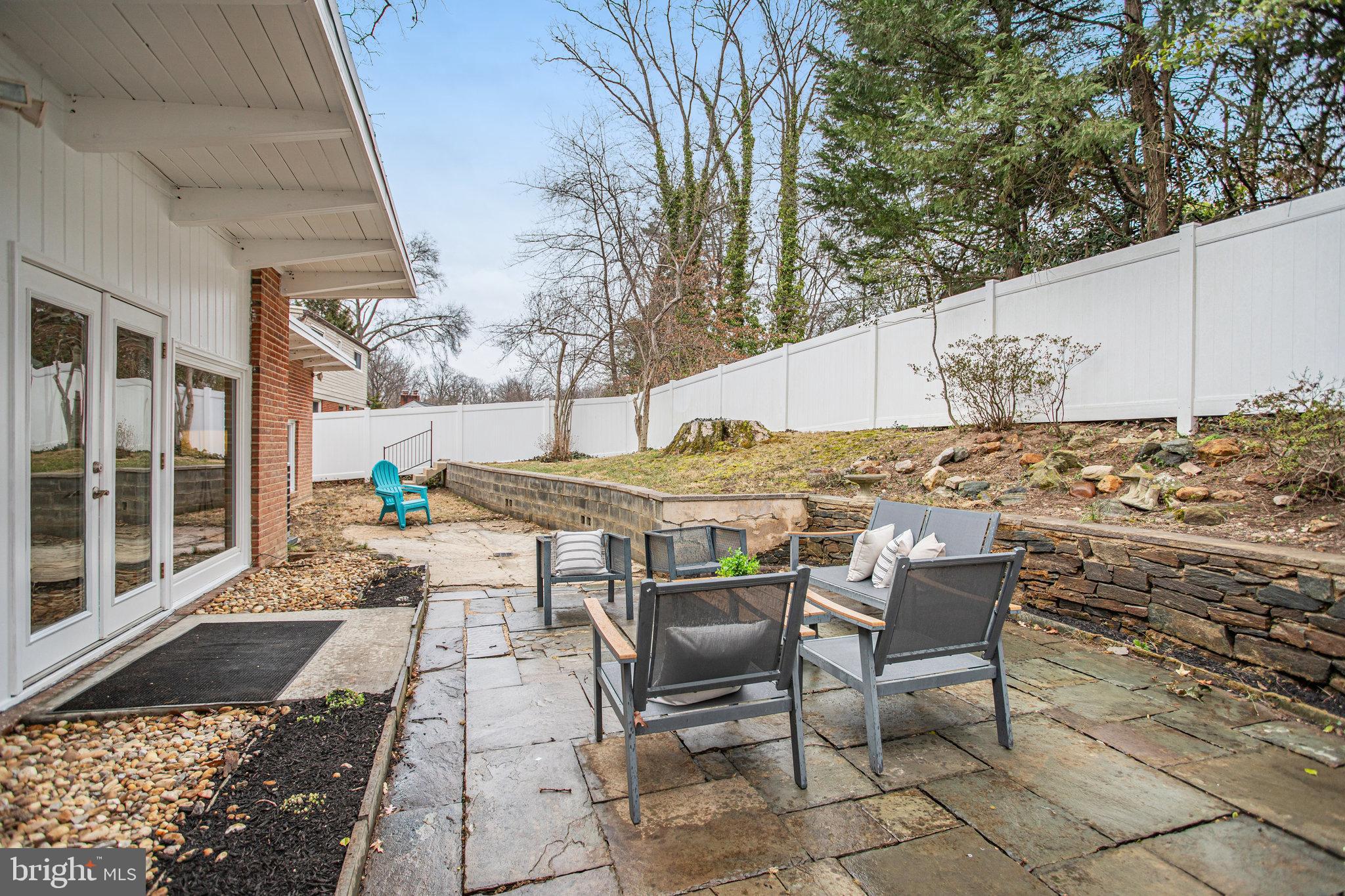 1907 Forest Dale Dr