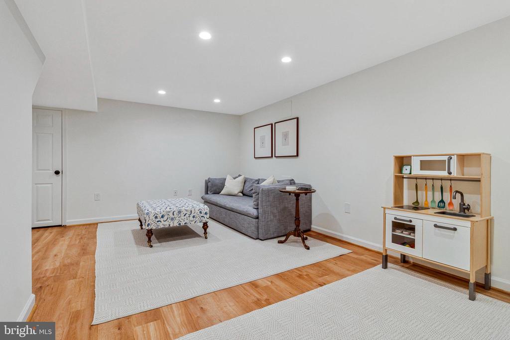 5006 Cushing Dr