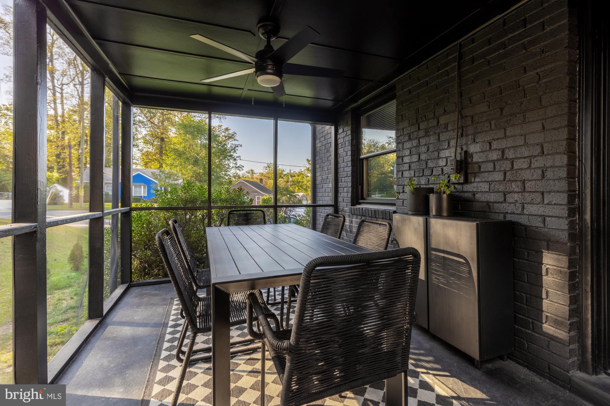 2804 BYRON COURT
