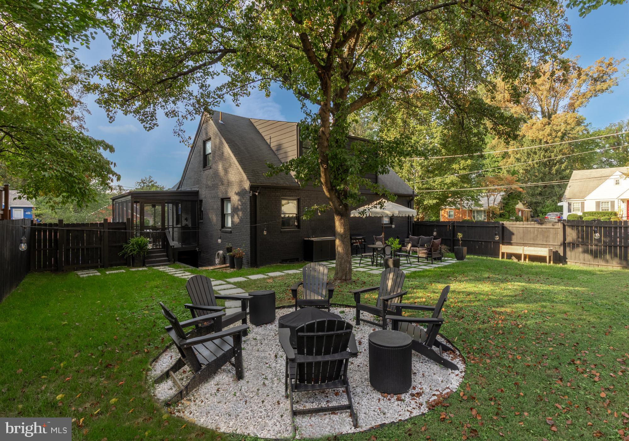 2804 BYRON COURT