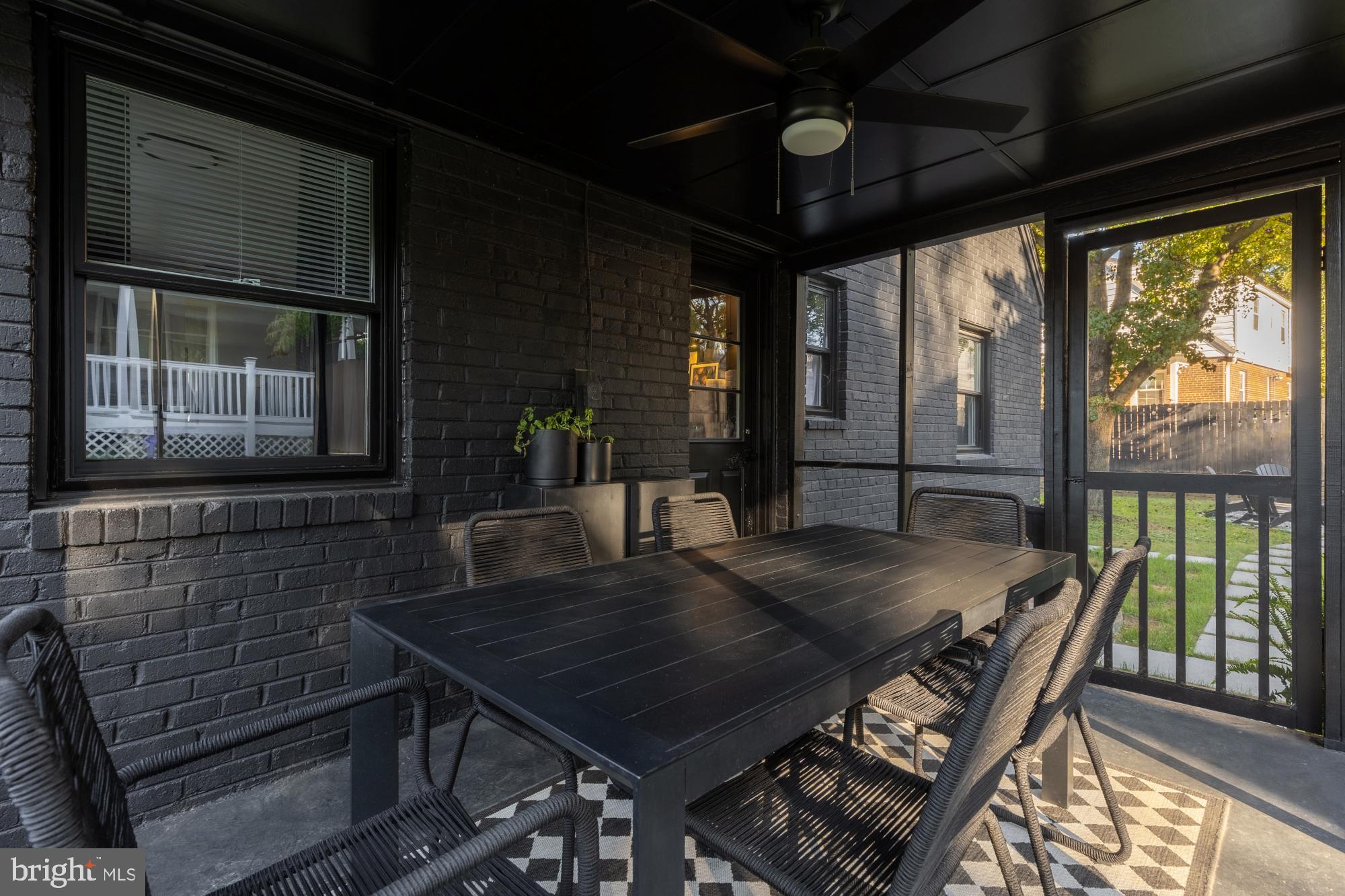 2804 BYRON COURT