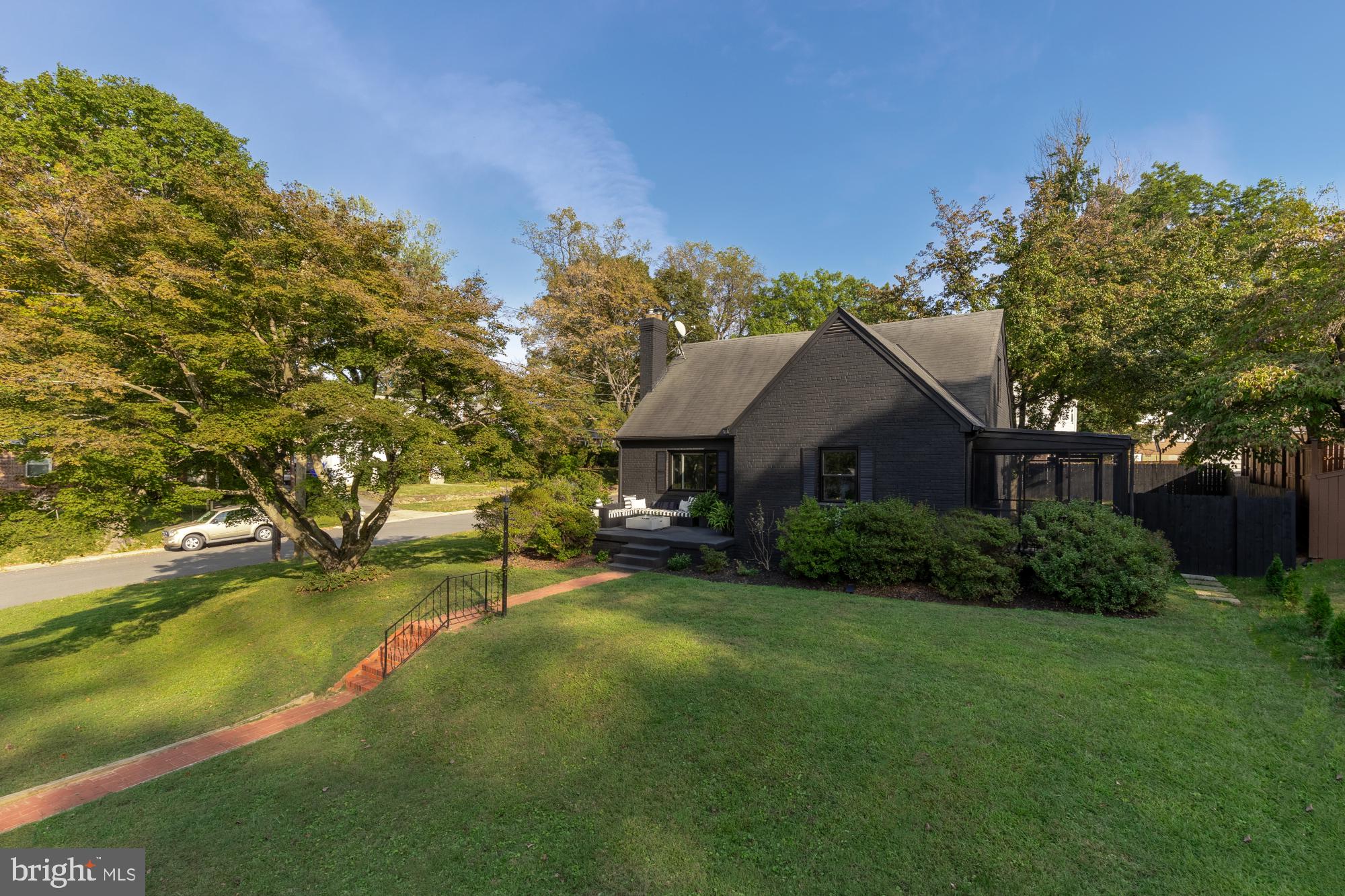 2804 BYRON COURT