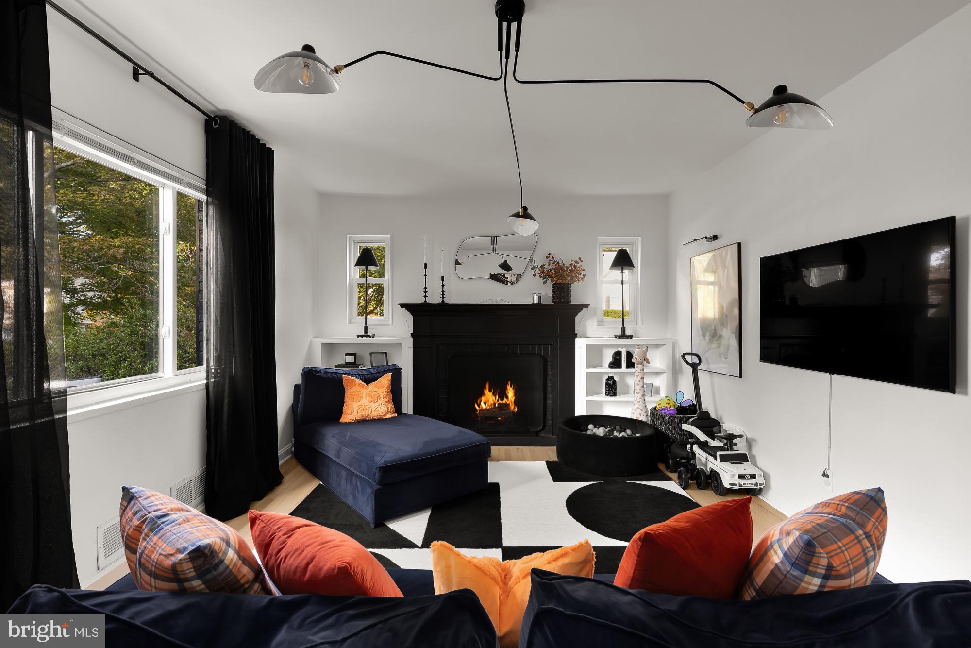 2804 BYRON COURT