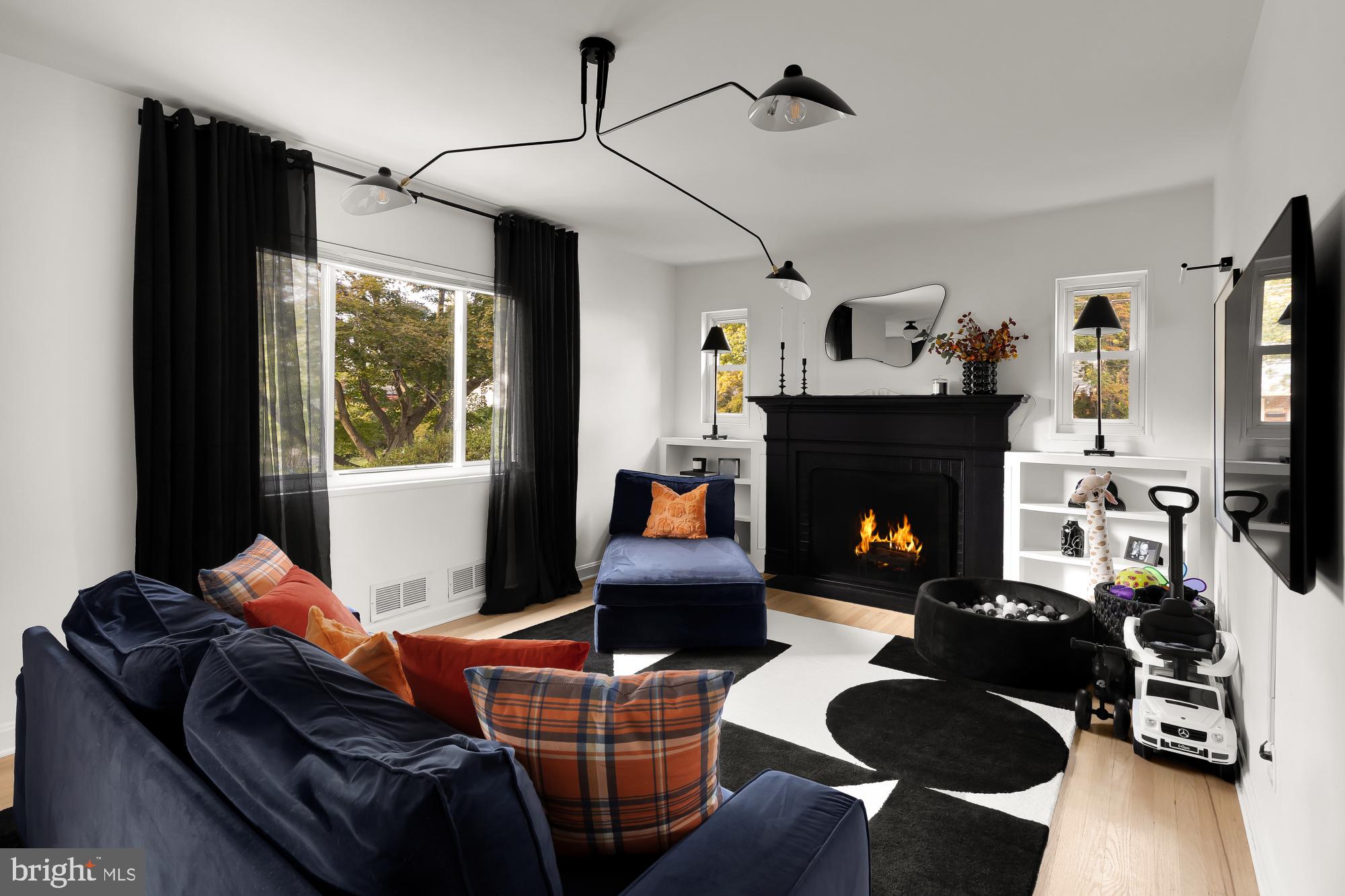 2804 BYRON COURT