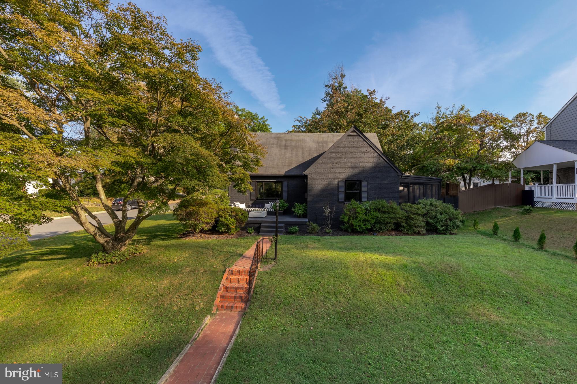 2804 BYRON COURT