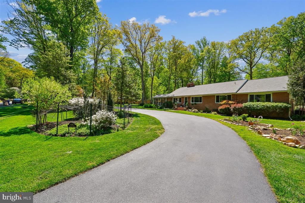 4318 PINETREE ROAD