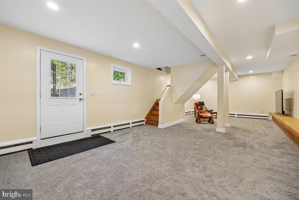 4318 PINETREE ROAD