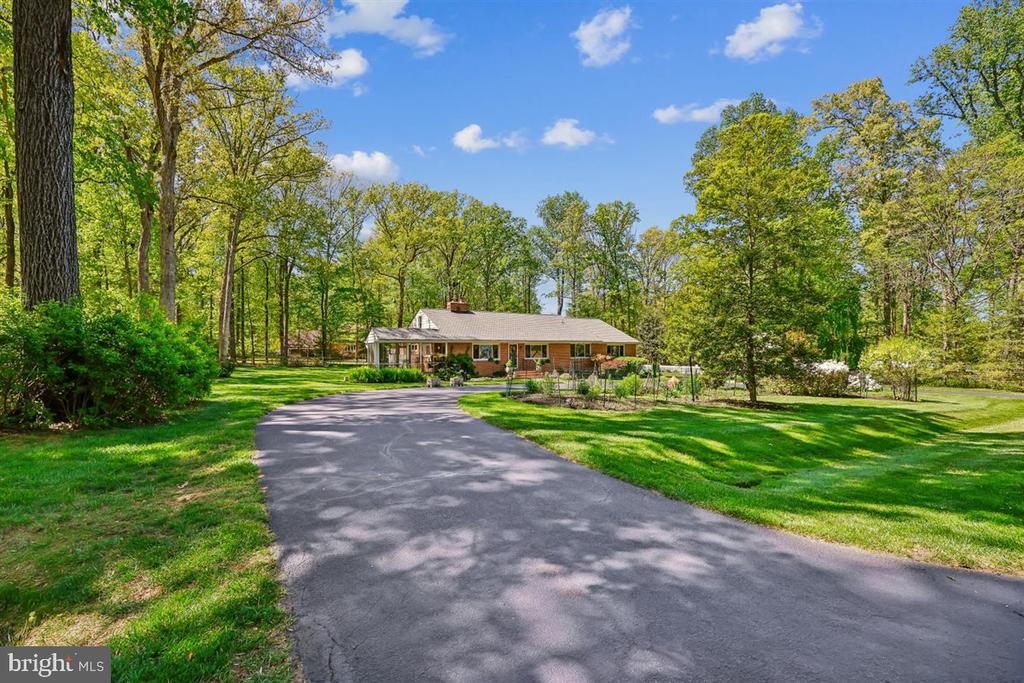 4318 PINETREE ROAD