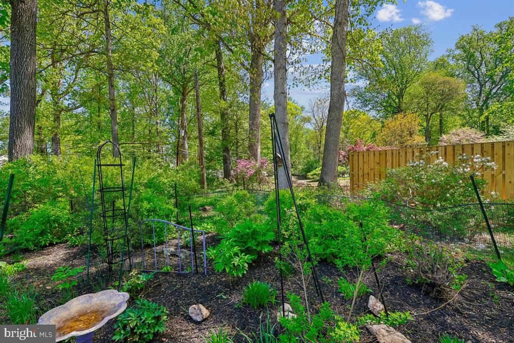 4318 PINETREE ROAD