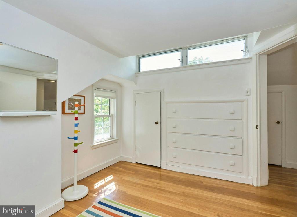 107 SOUTHWOOD AVENUE
