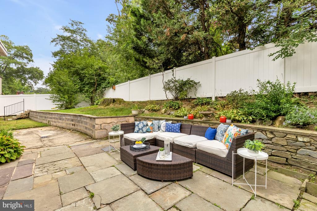 1907 FOREST DALE DRIVE