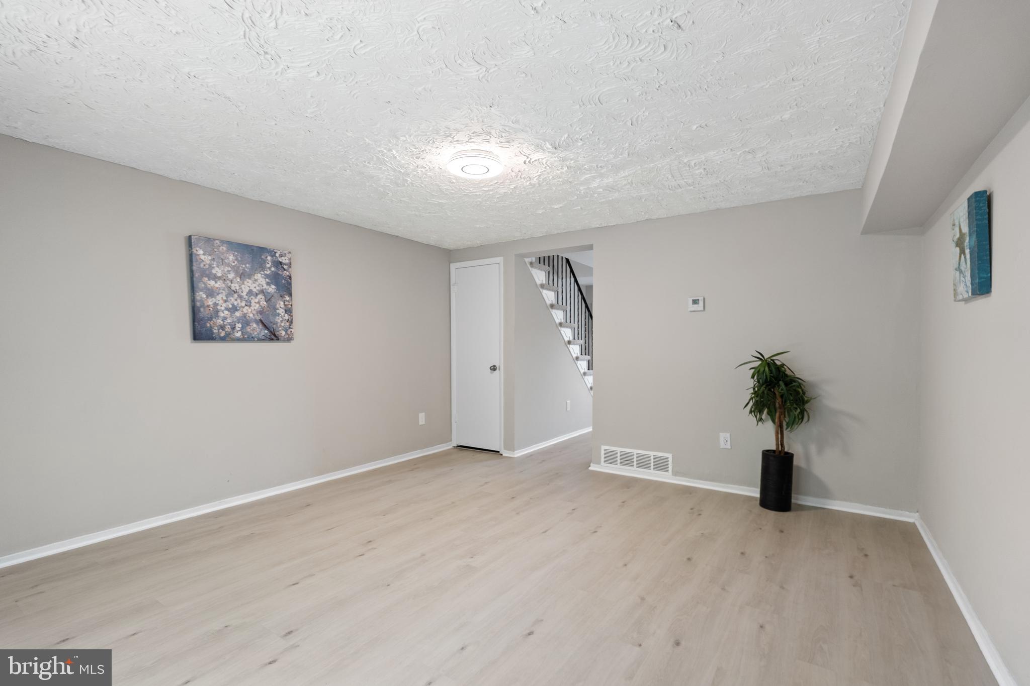1935 DUTCH VILLAGE DRIVE Unit: I-247