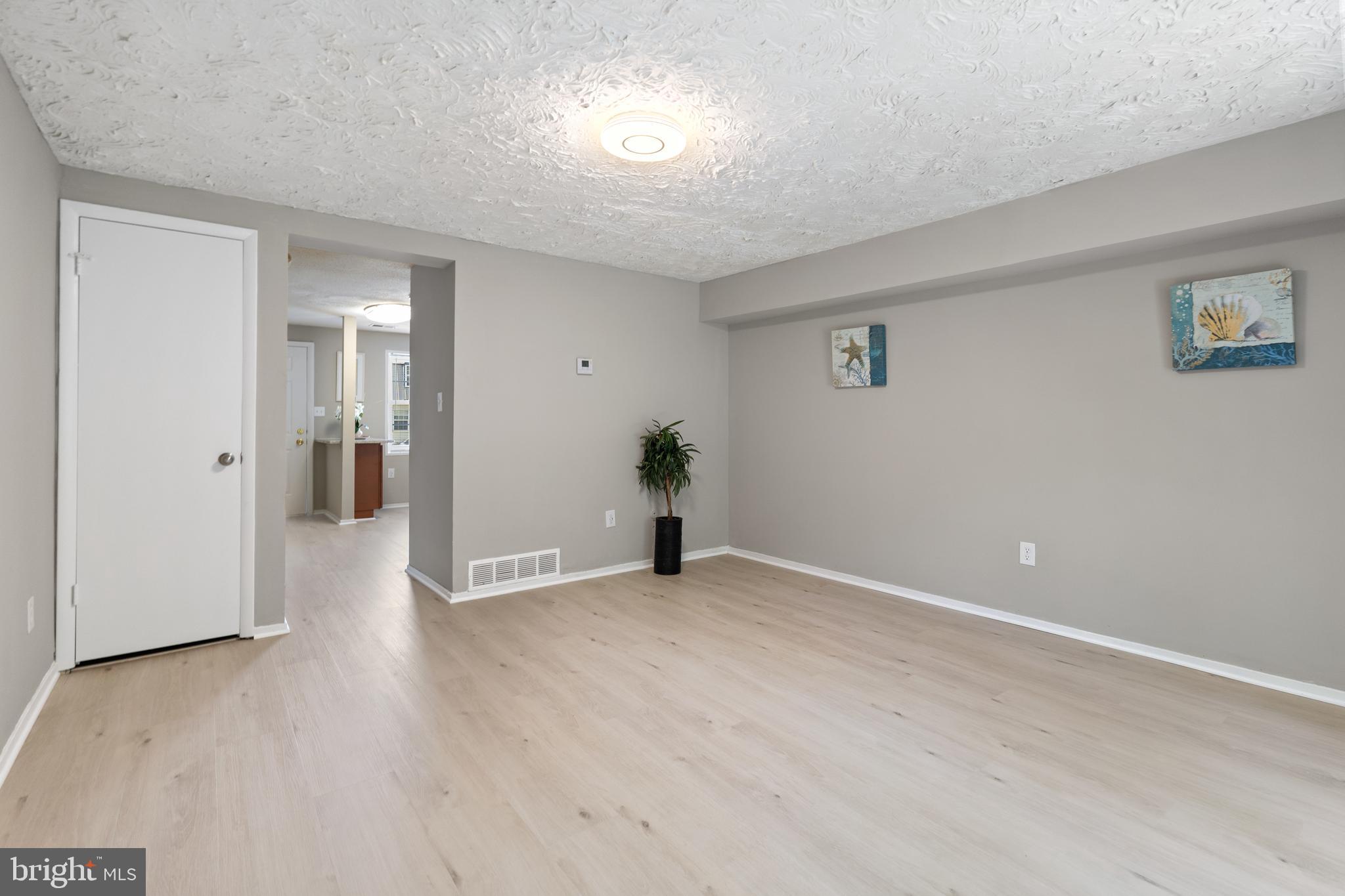 1935 DUTCH VILLAGE DRIVE Unit: I-247
