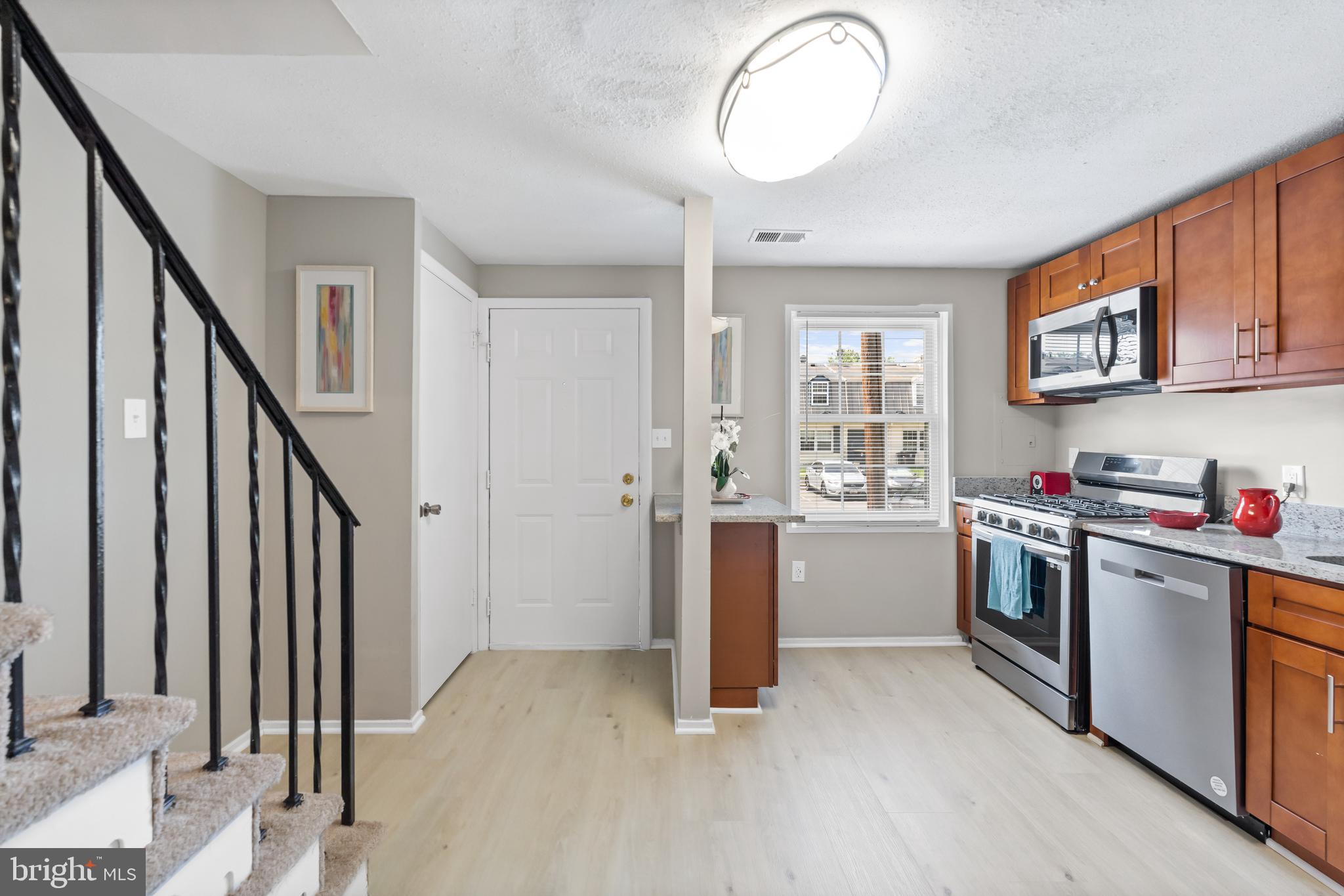 1935 DUTCH VILLAGE DRIVE Unit: I-247