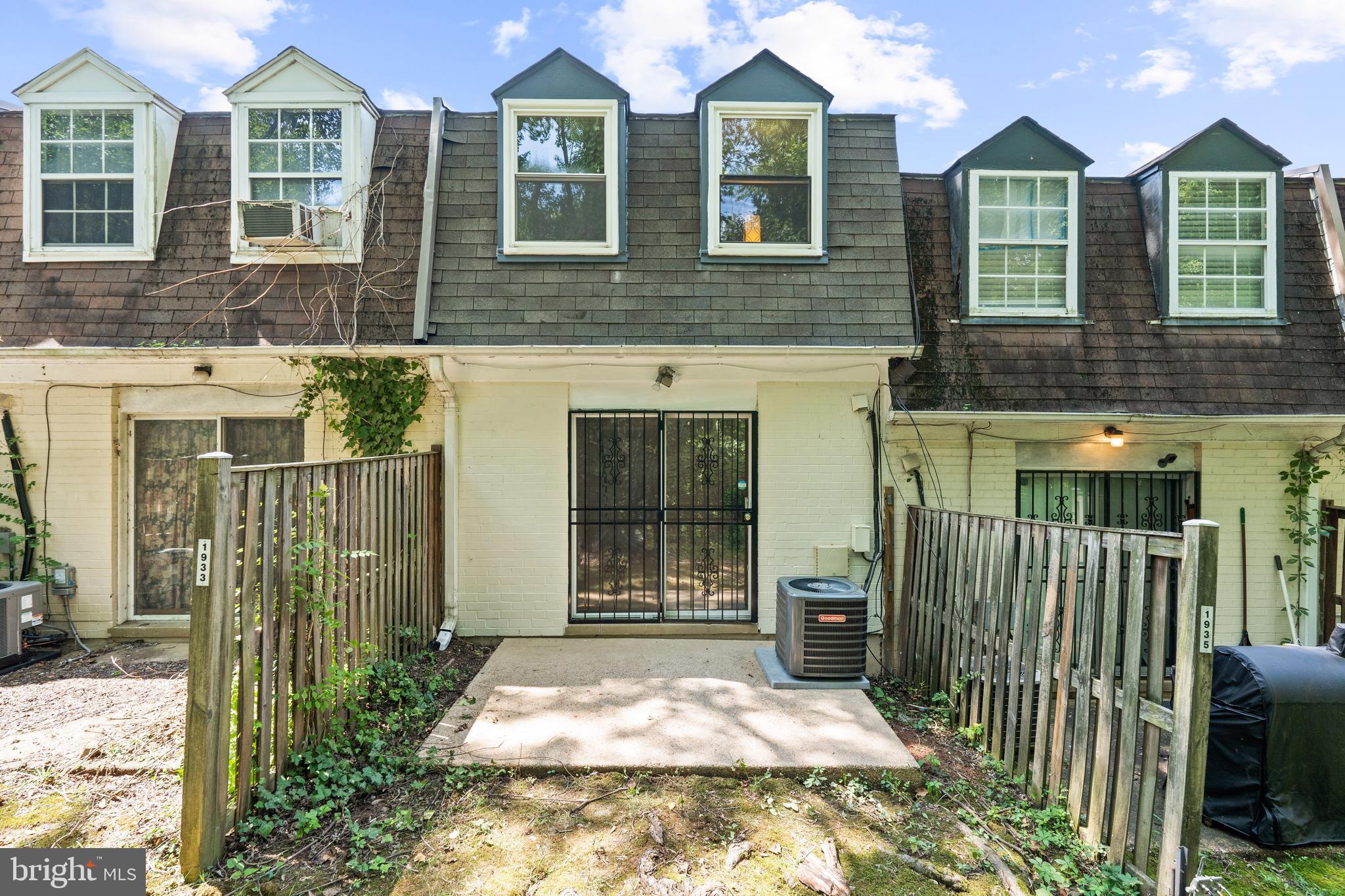 1935 DUTCH VILLAGE DRIVE Unit: I-247