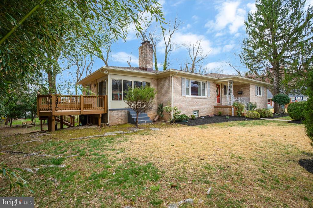 7105 Pony Trail Ln