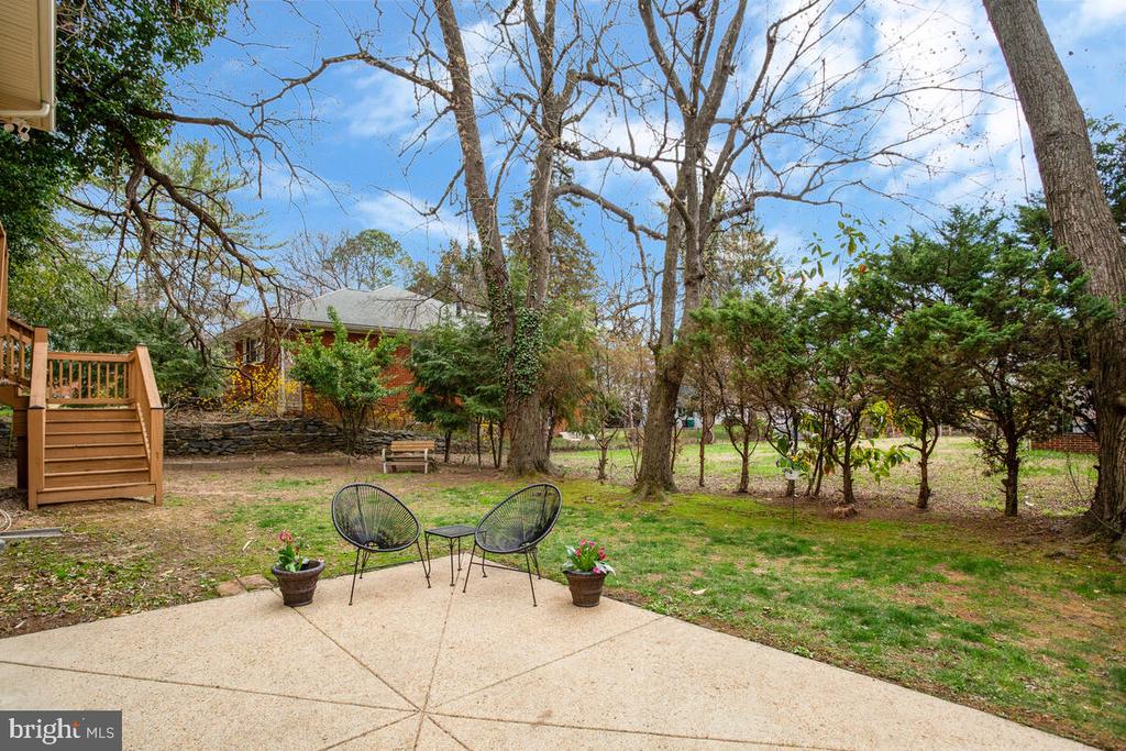7105 Pony Trail Ln