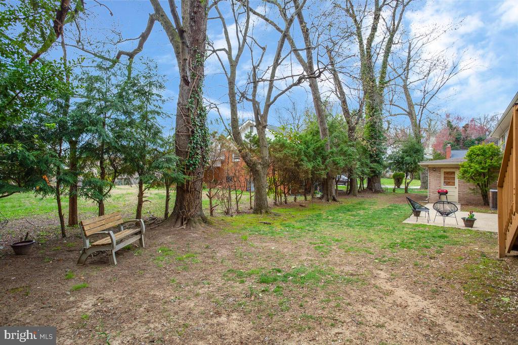 7105 Pony Trail Ln