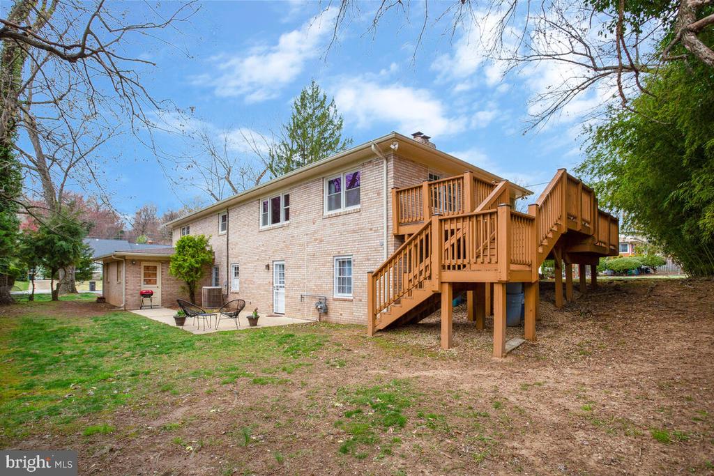 7105 Pony Trail Ln