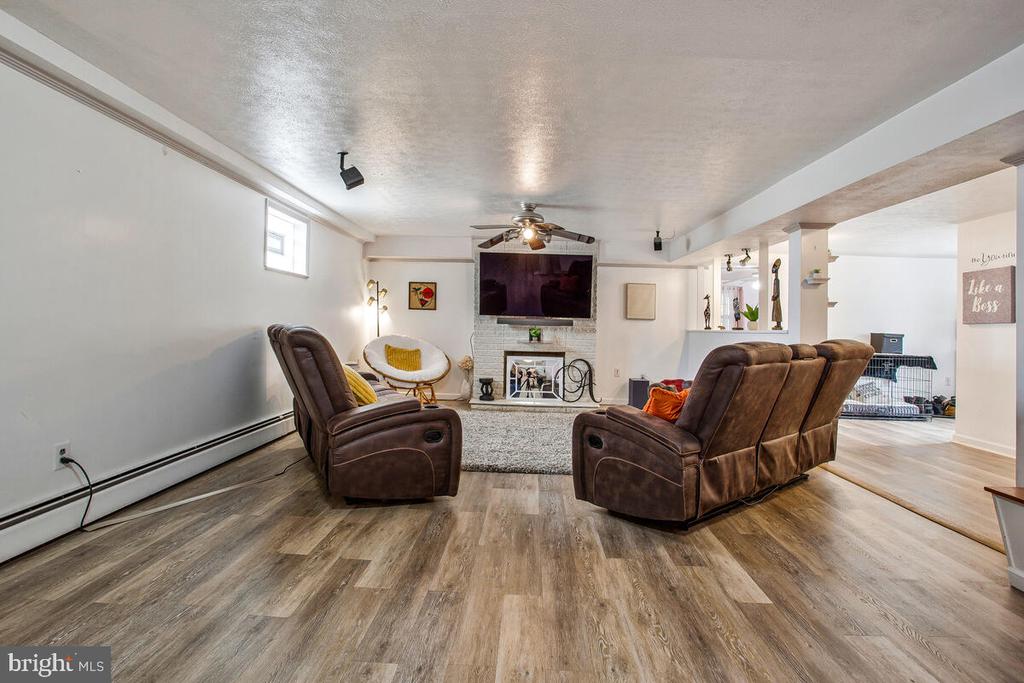 7105 Pony Trail Ln