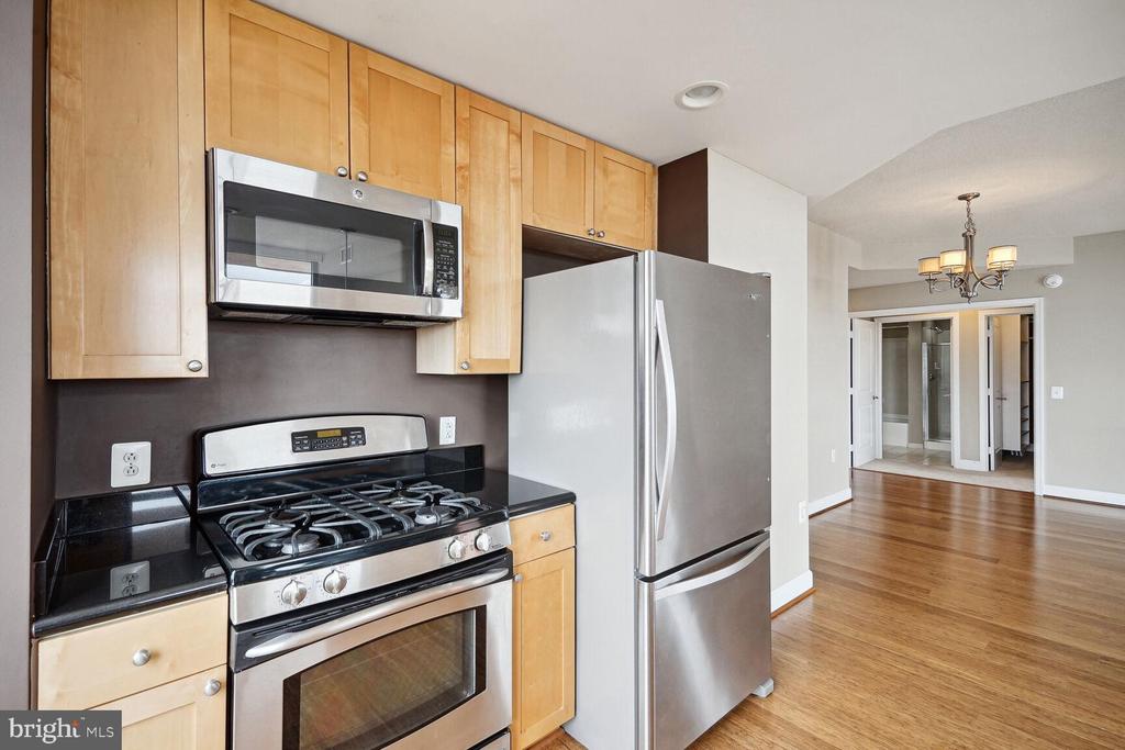 3650 S GLEBE RD #951