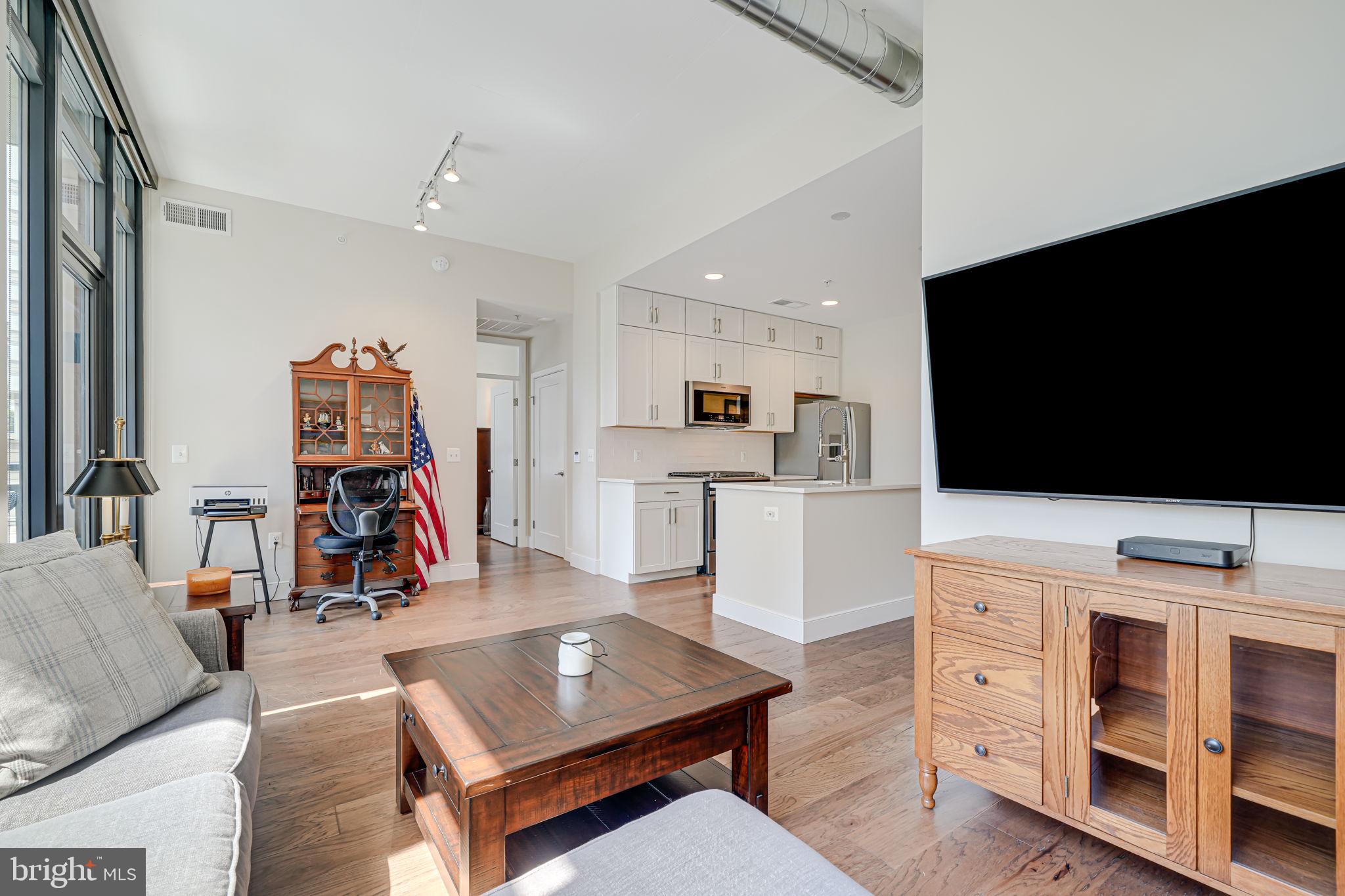 2000 CLARENDON BOULEVARD 307