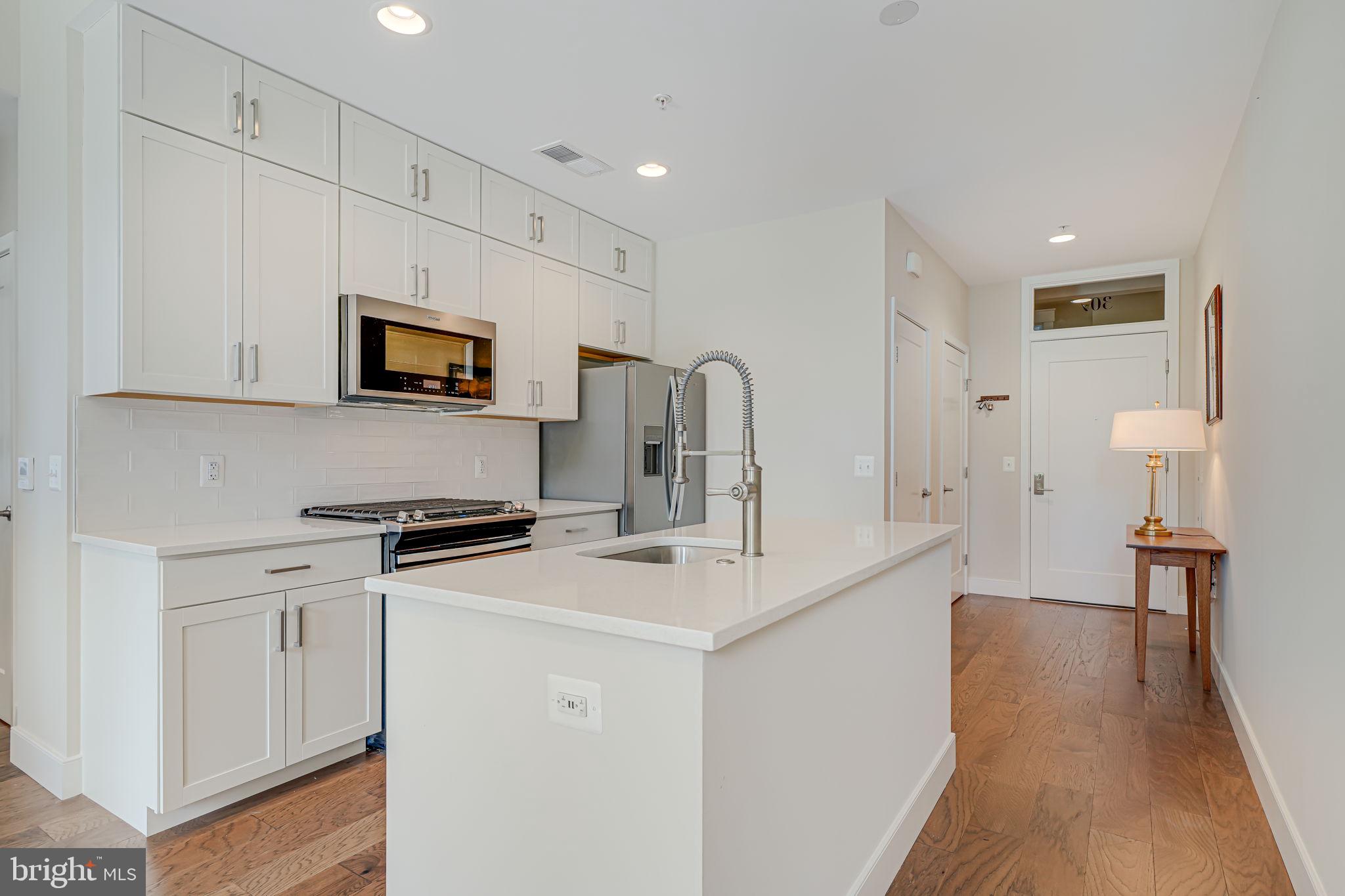 2000 CLARENDON BOULEVARD 307