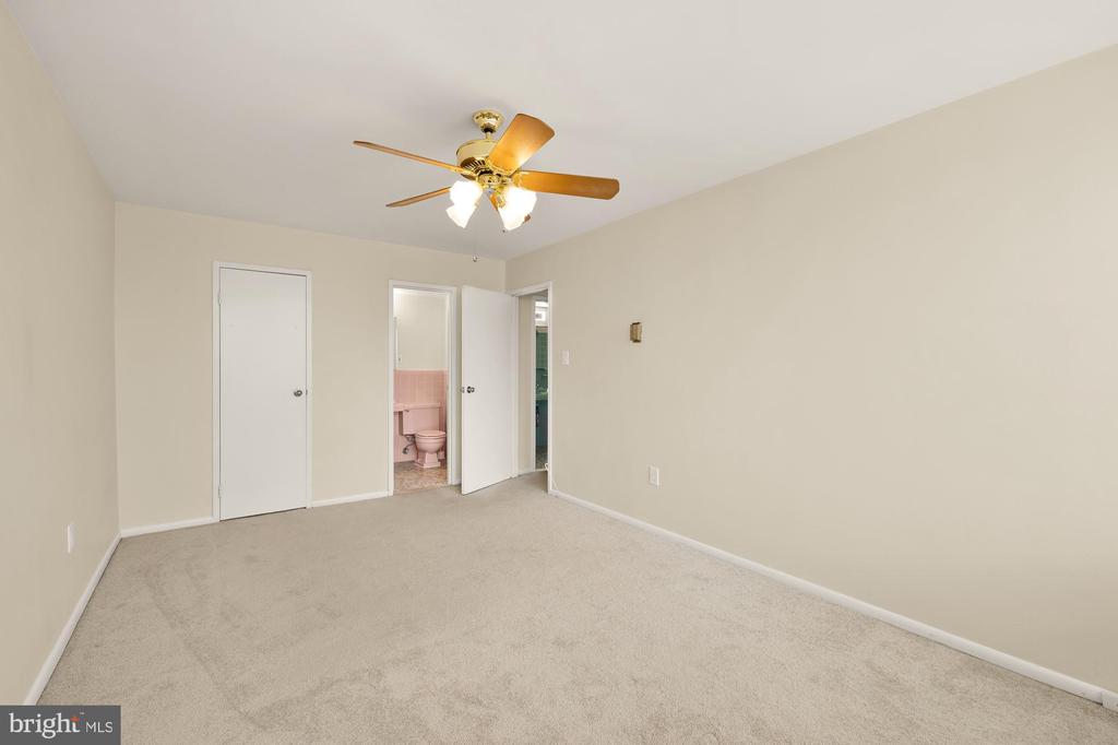 4390 LORCOM LANE 503