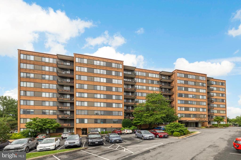 4390 LORCOM LANE 503