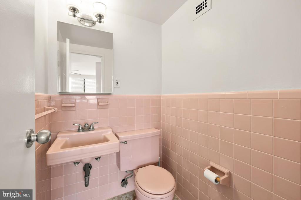 4390 LORCOM LANE 503