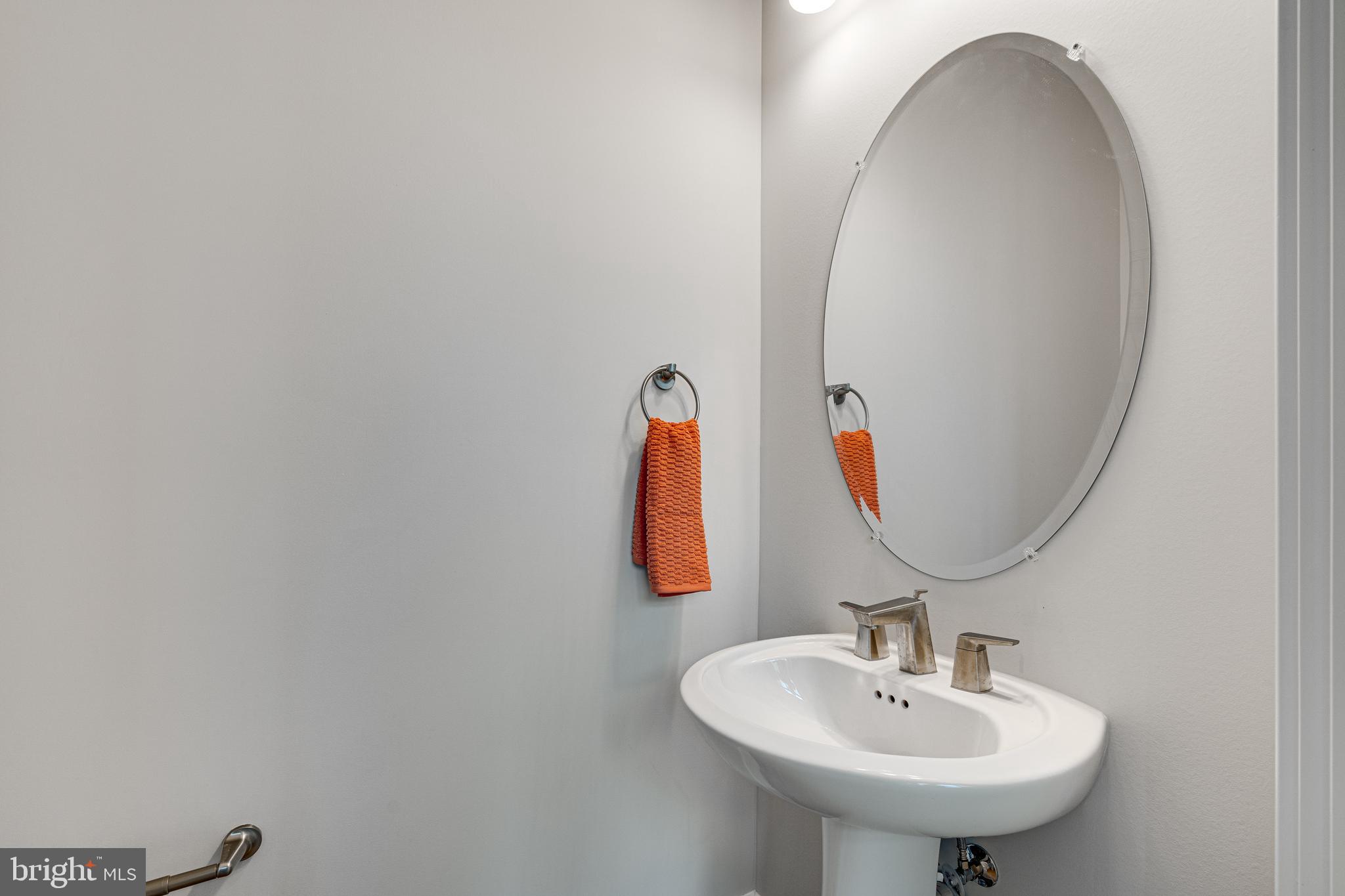 2000 CLARENDON BOULEVARD 901