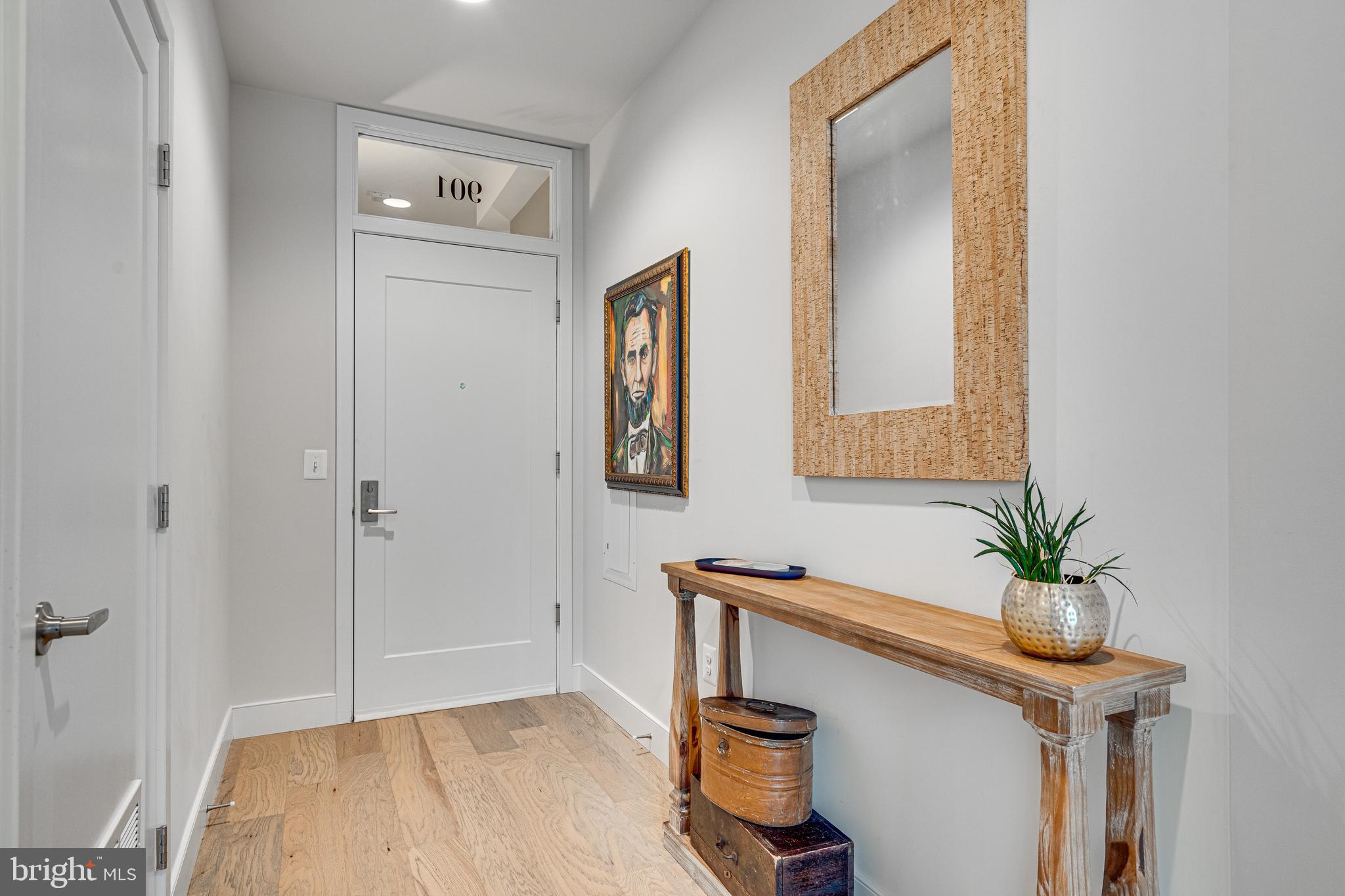 2000 CLARENDON BOULEVARD 901