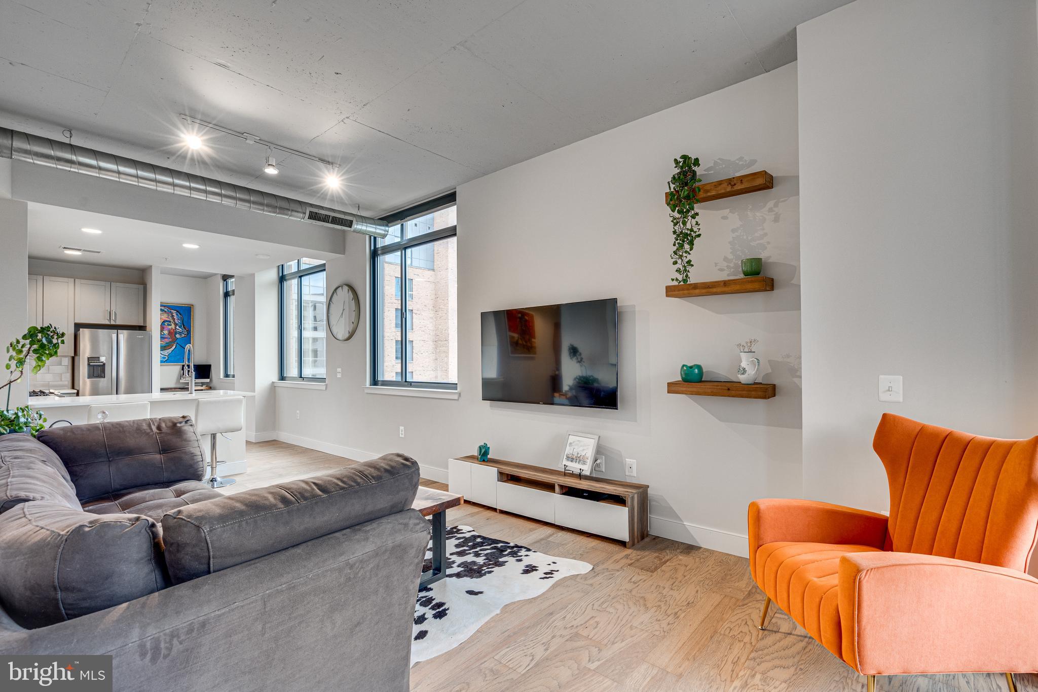 2000 CLARENDON BOULEVARD 901