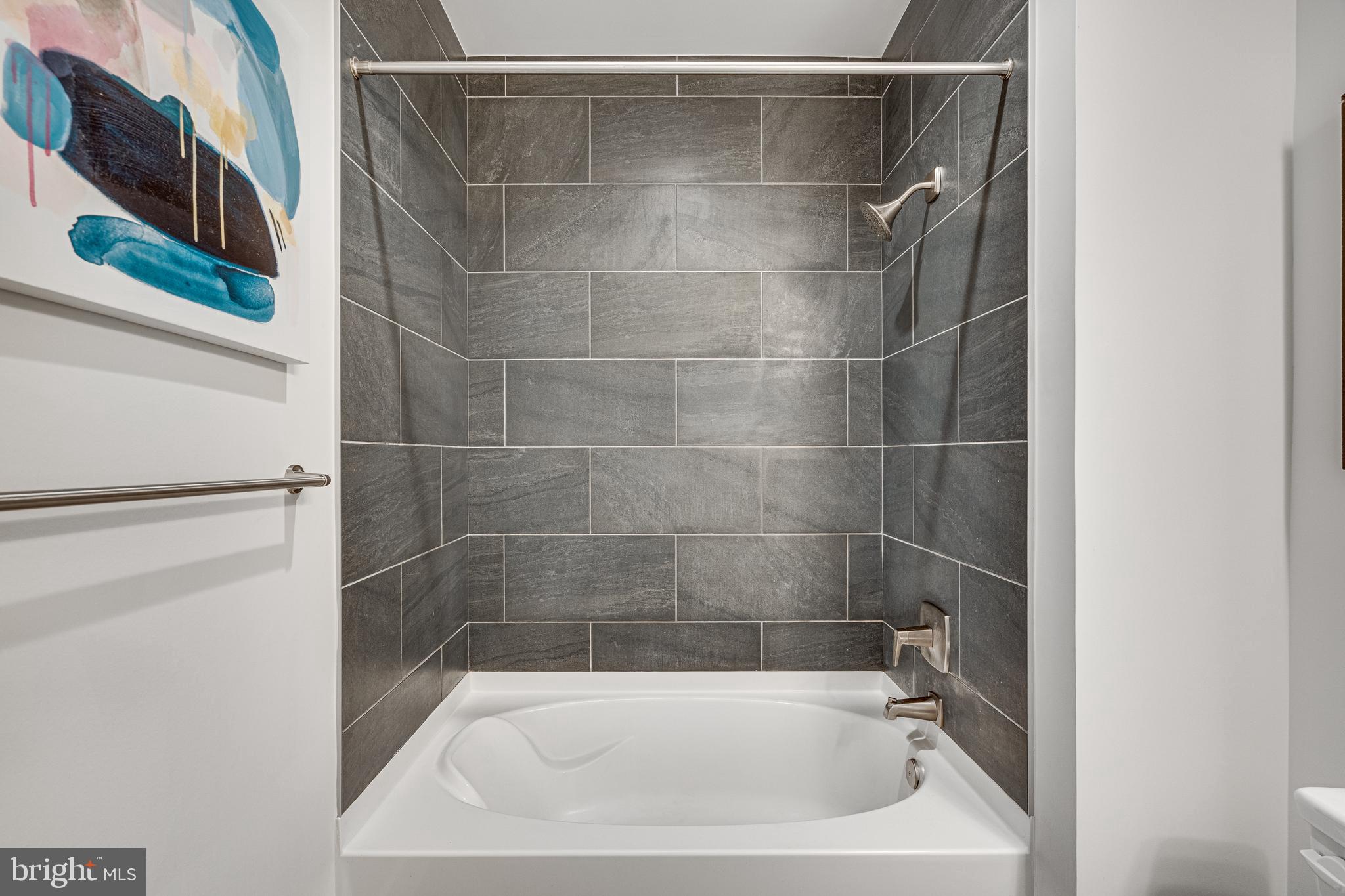 2000 CLARENDON BOULEVARD 901