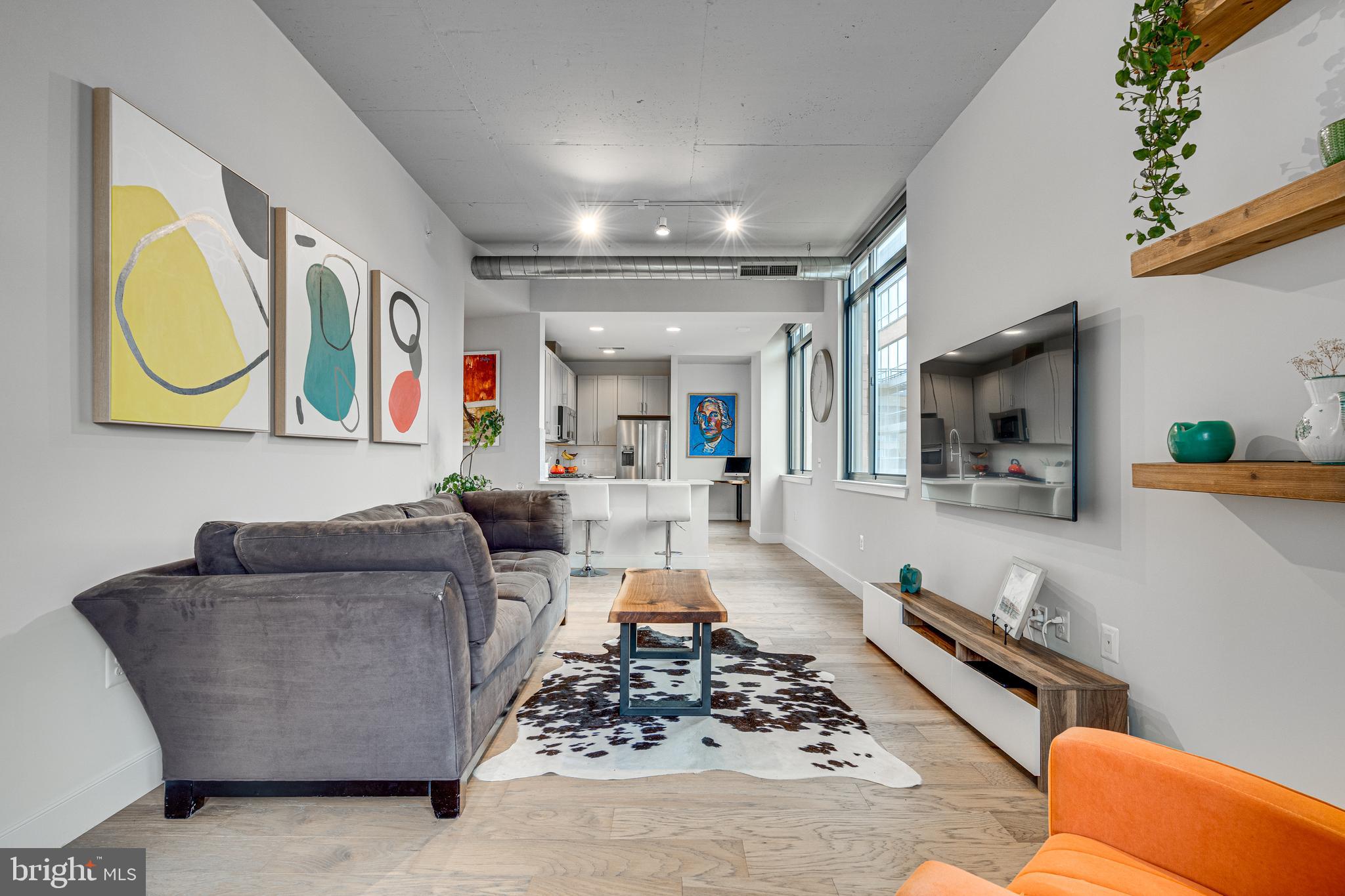 2000 CLARENDON BOULEVARD 901