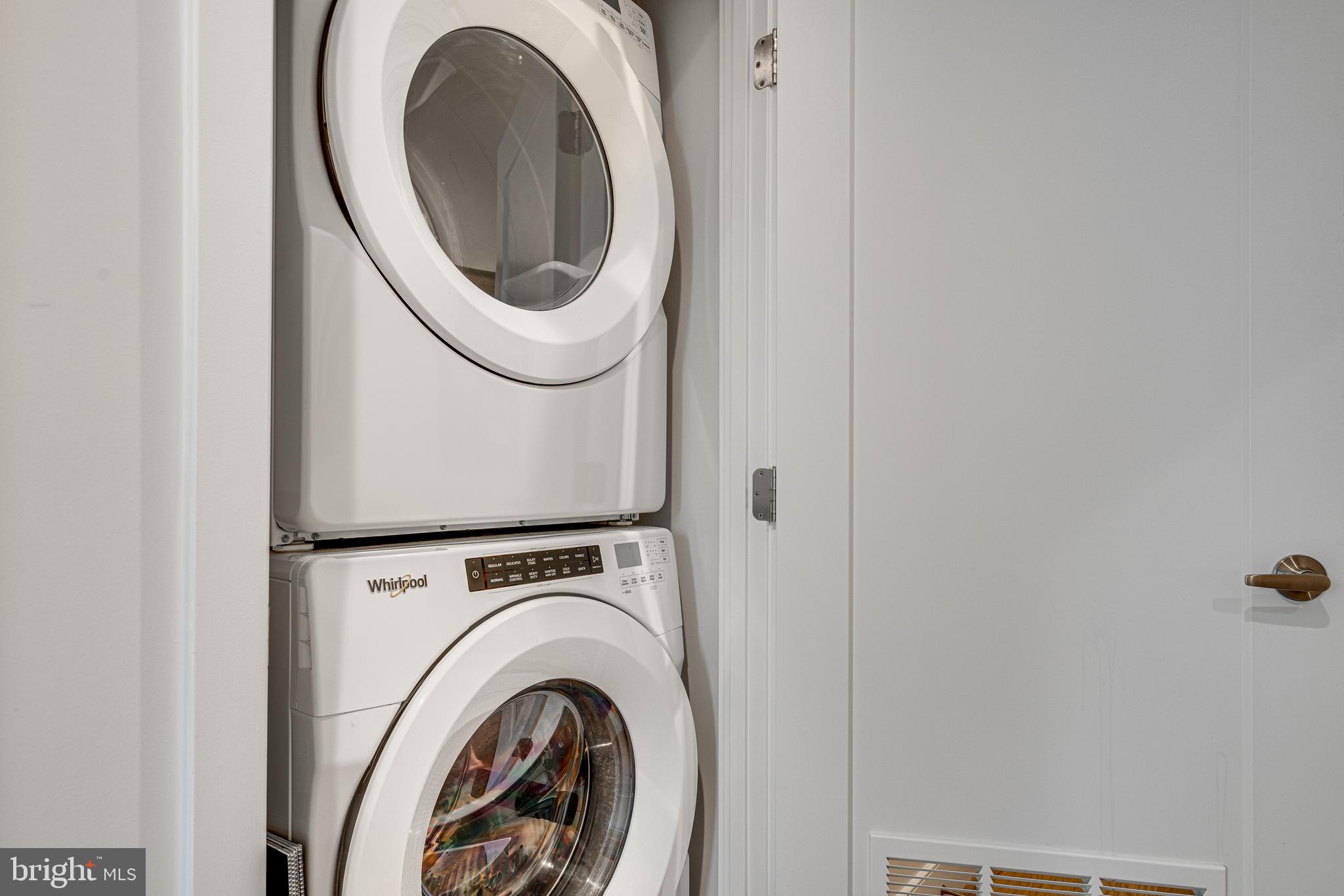 2000 CLARENDON BOULEVARD 901