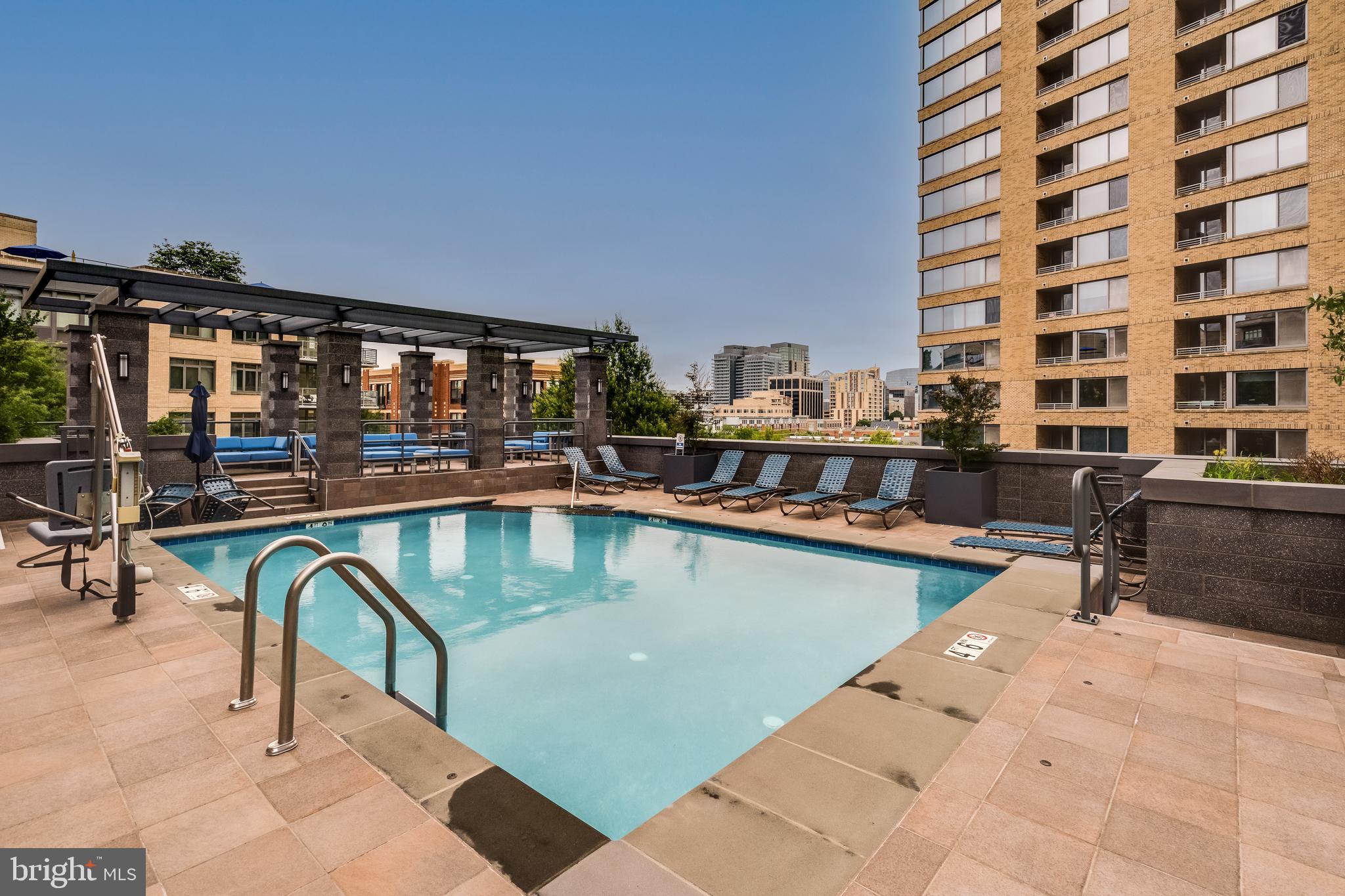 2000 CLARENDON BOULEVARD 901