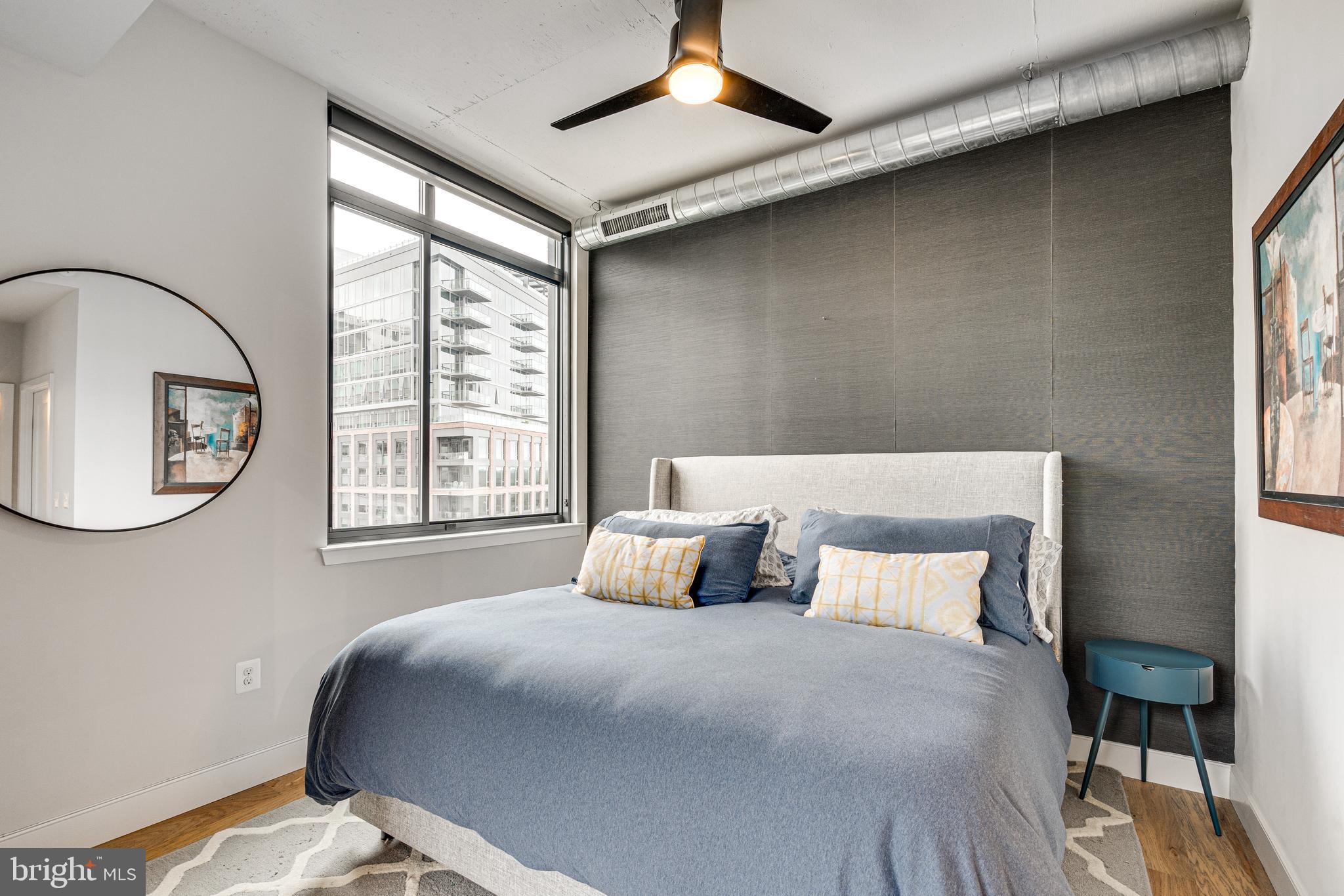 2000 CLARENDON BOULEVARD 901