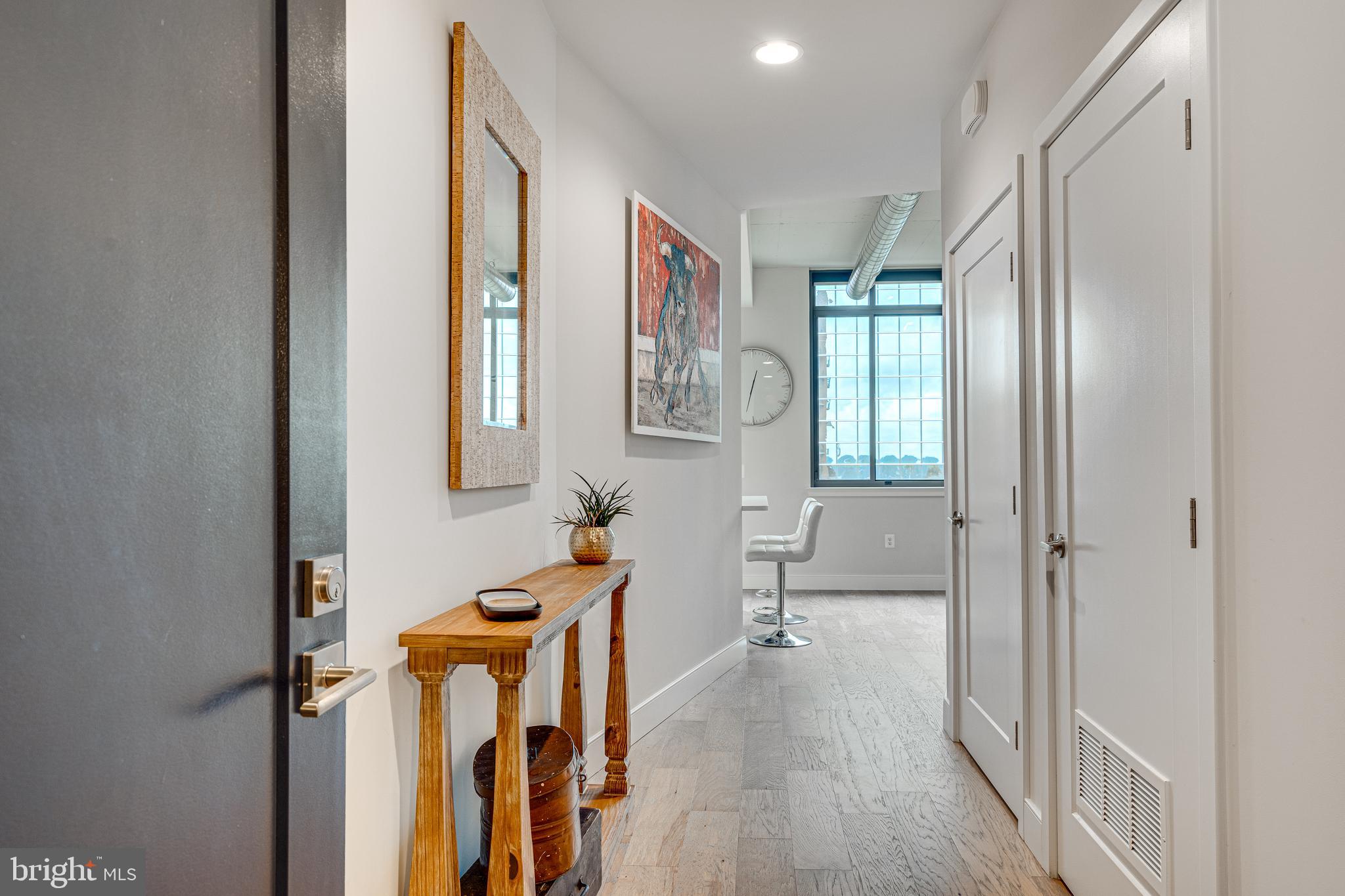 2000 CLARENDON BOULEVARD 901