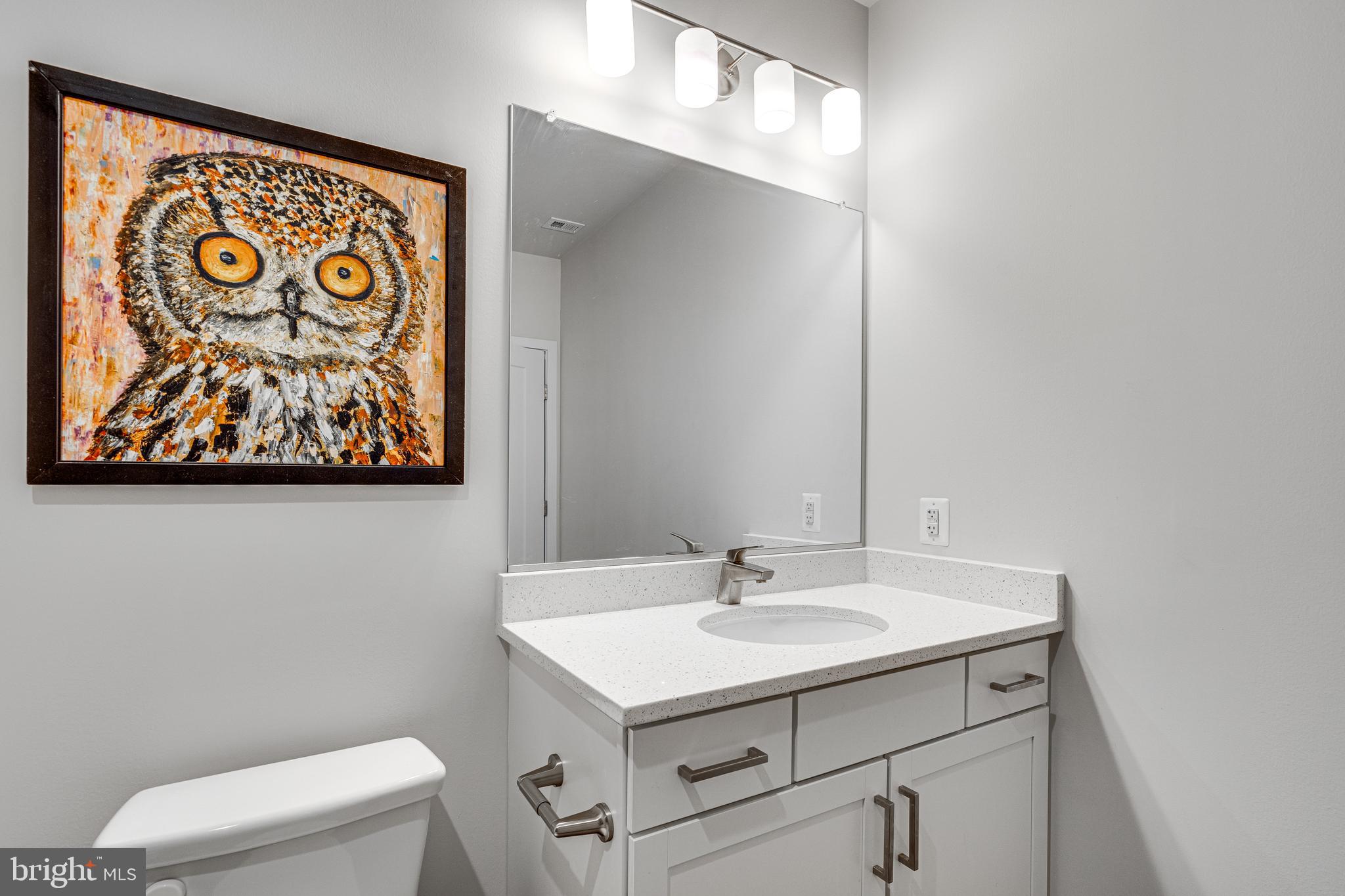 2000 CLARENDON BOULEVARD 901