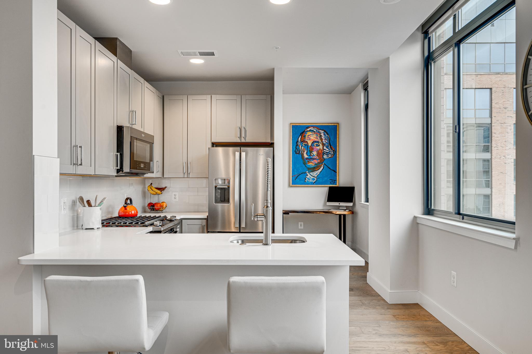 2000 CLARENDON BOULEVARD 901