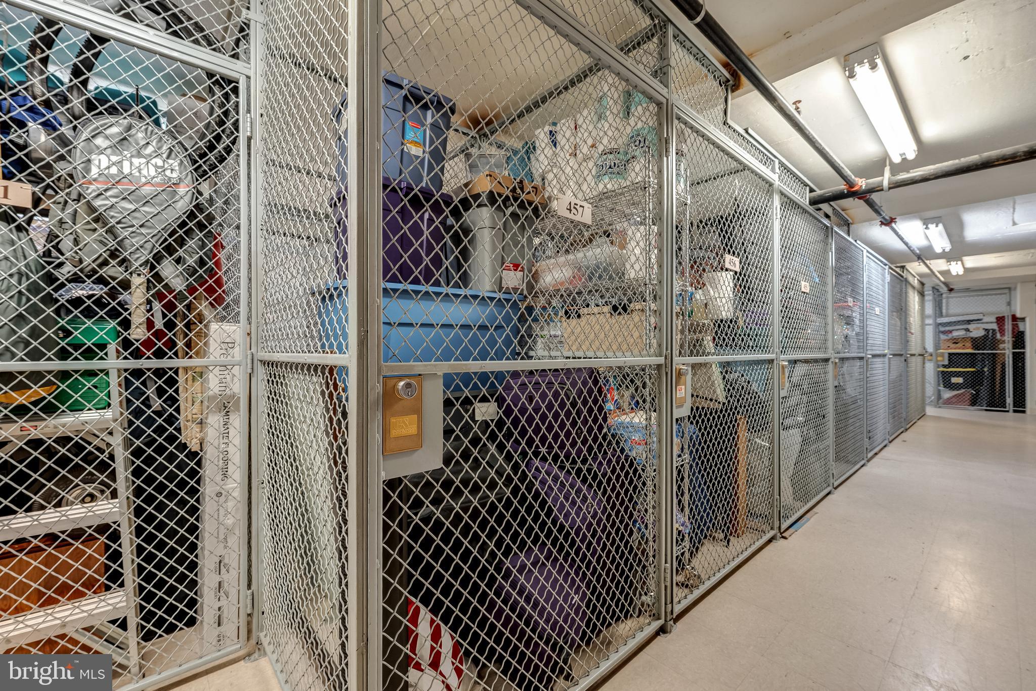 888 N QUINCY STREET 2008