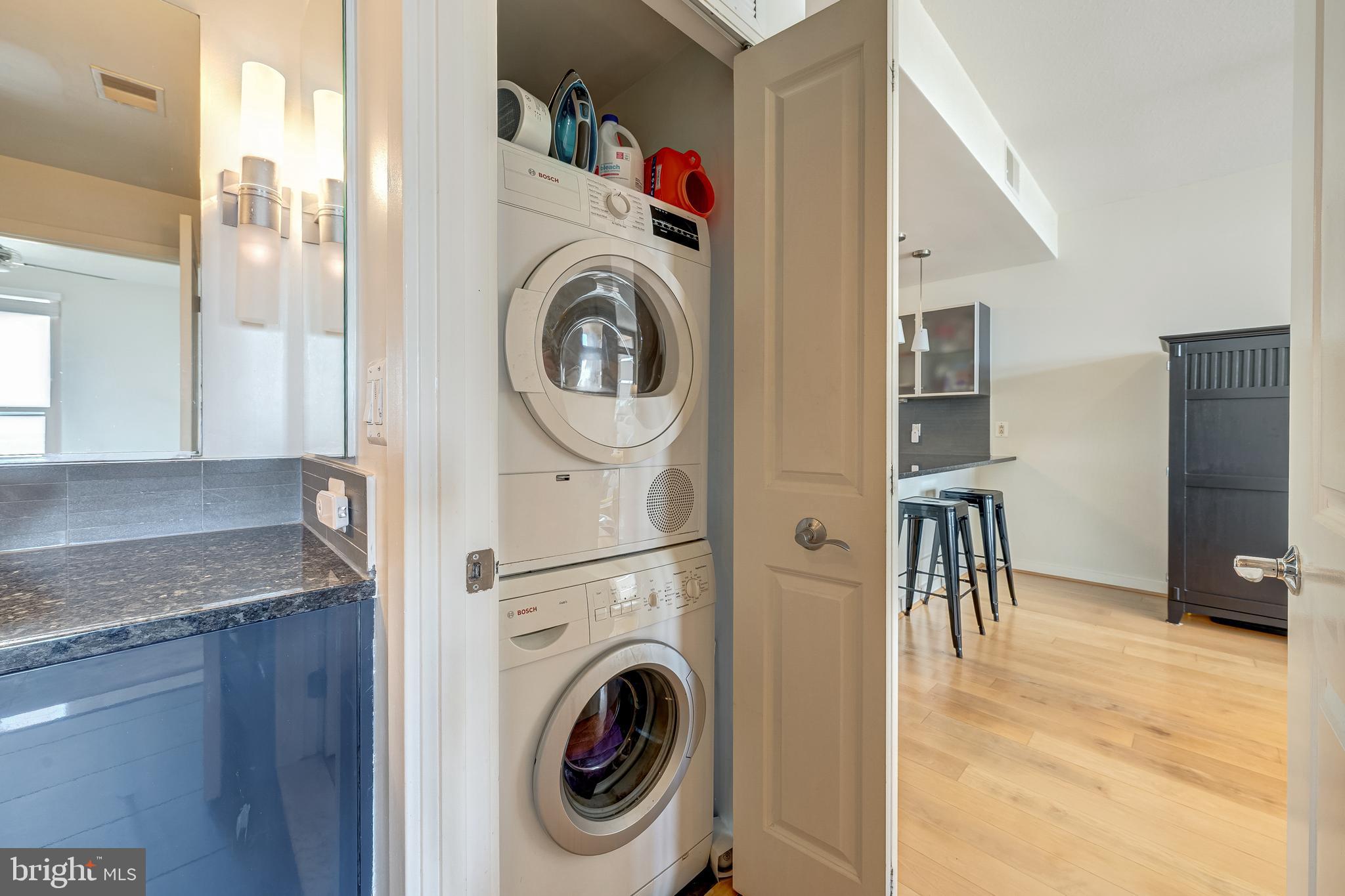 888 N QUINCY STREET 2008