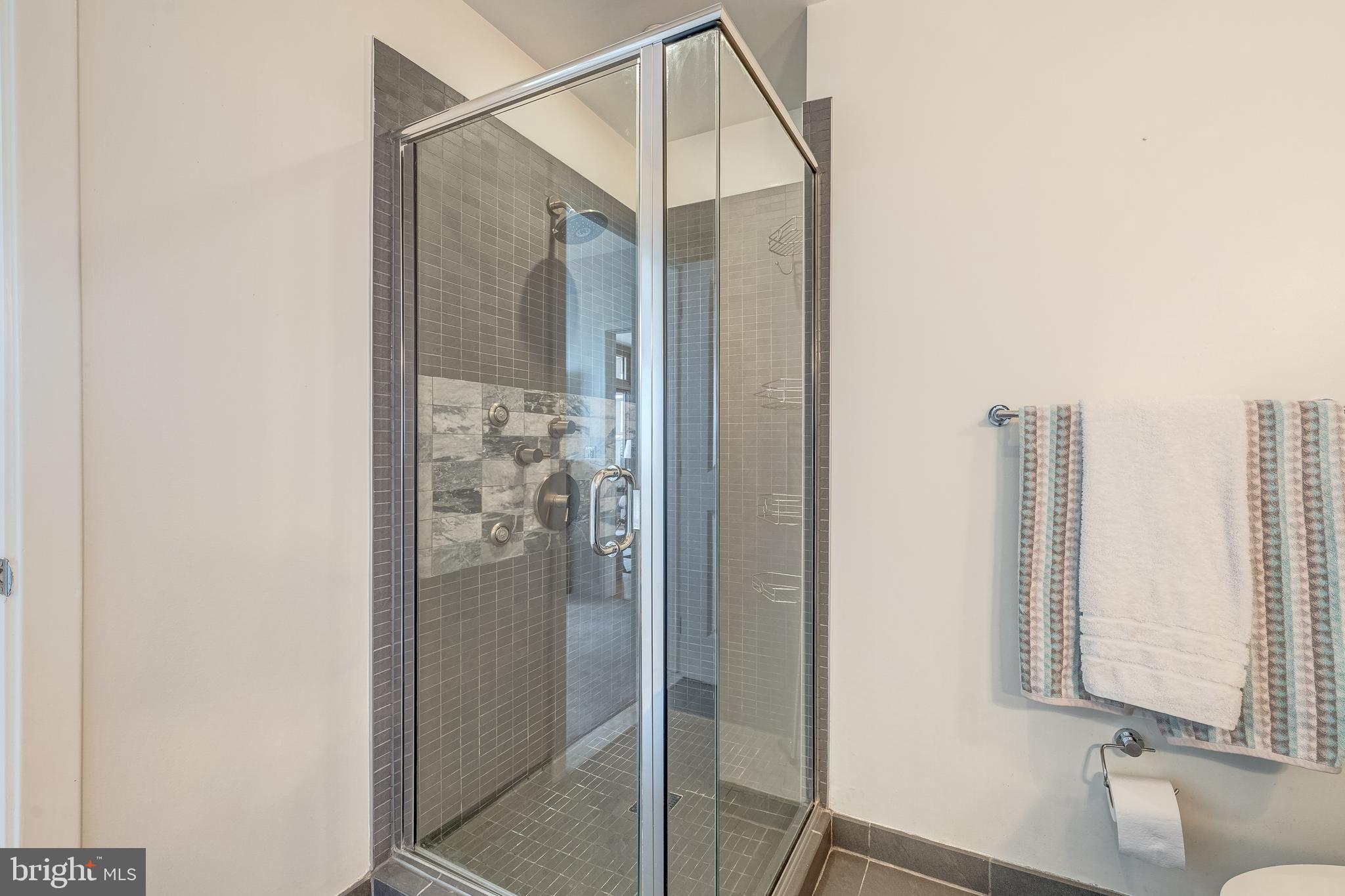 888 N QUINCY STREET 2008