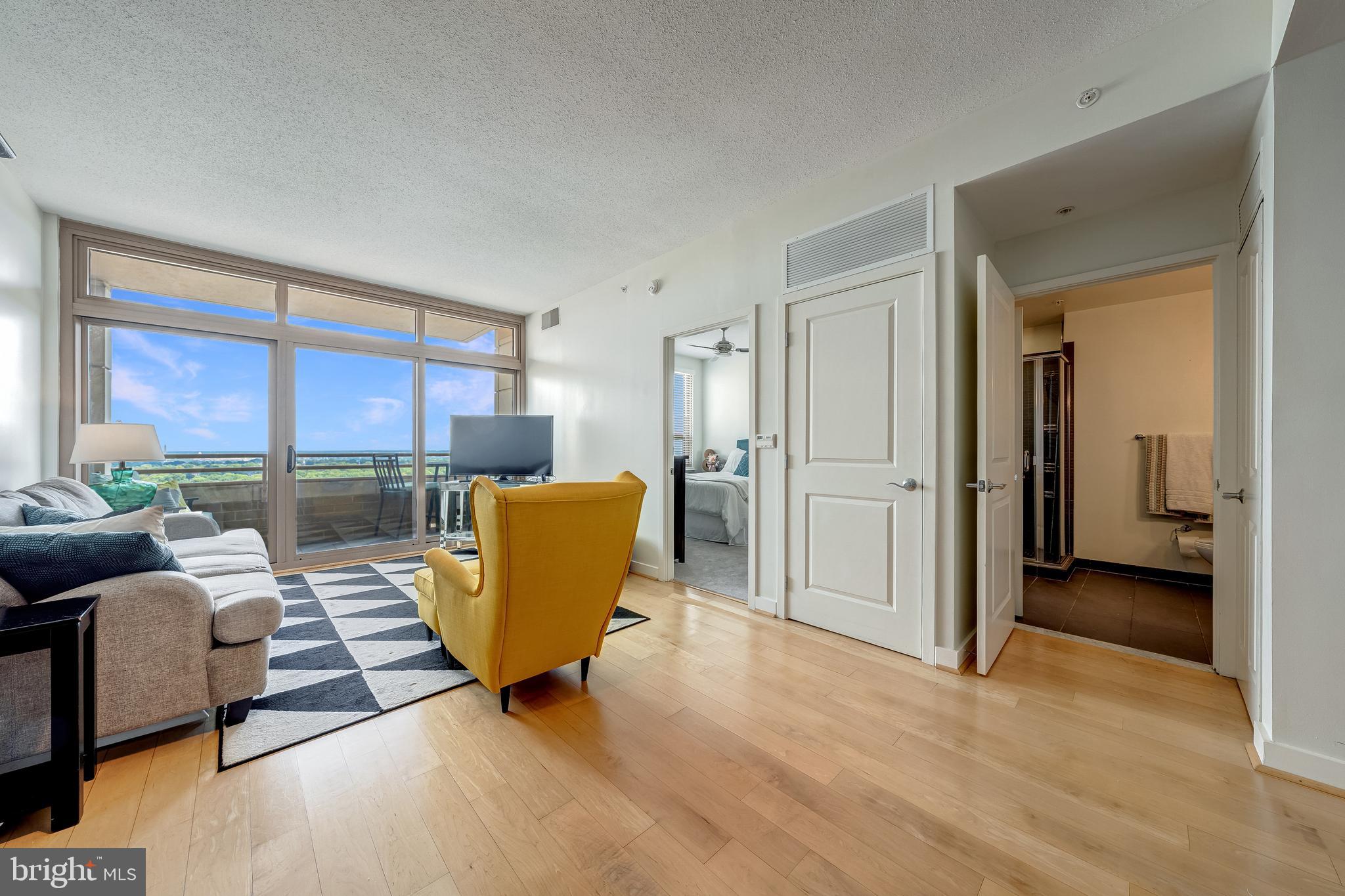 888 N QUINCY STREET 2008