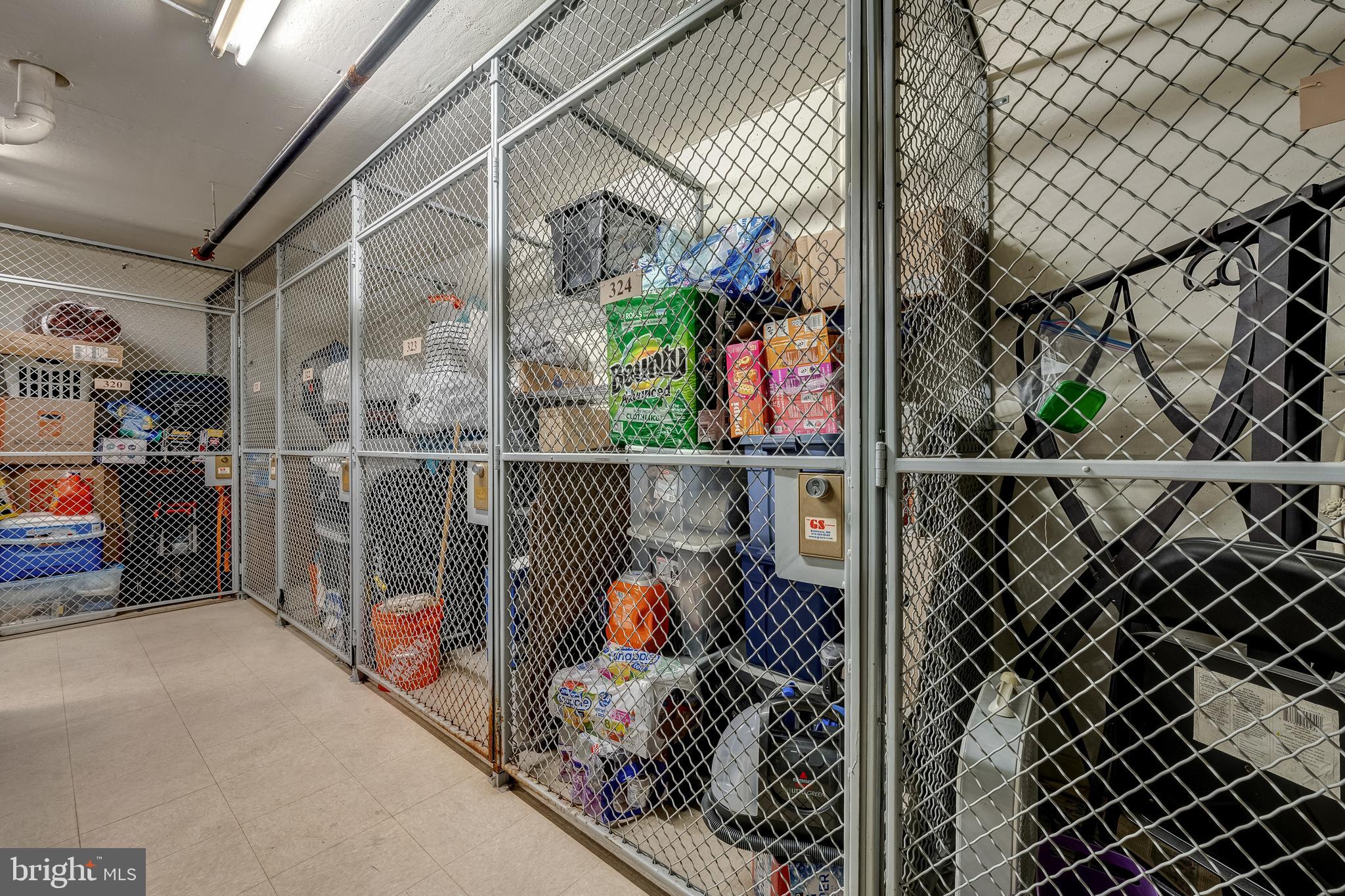 888 N QUINCY STREET 2008